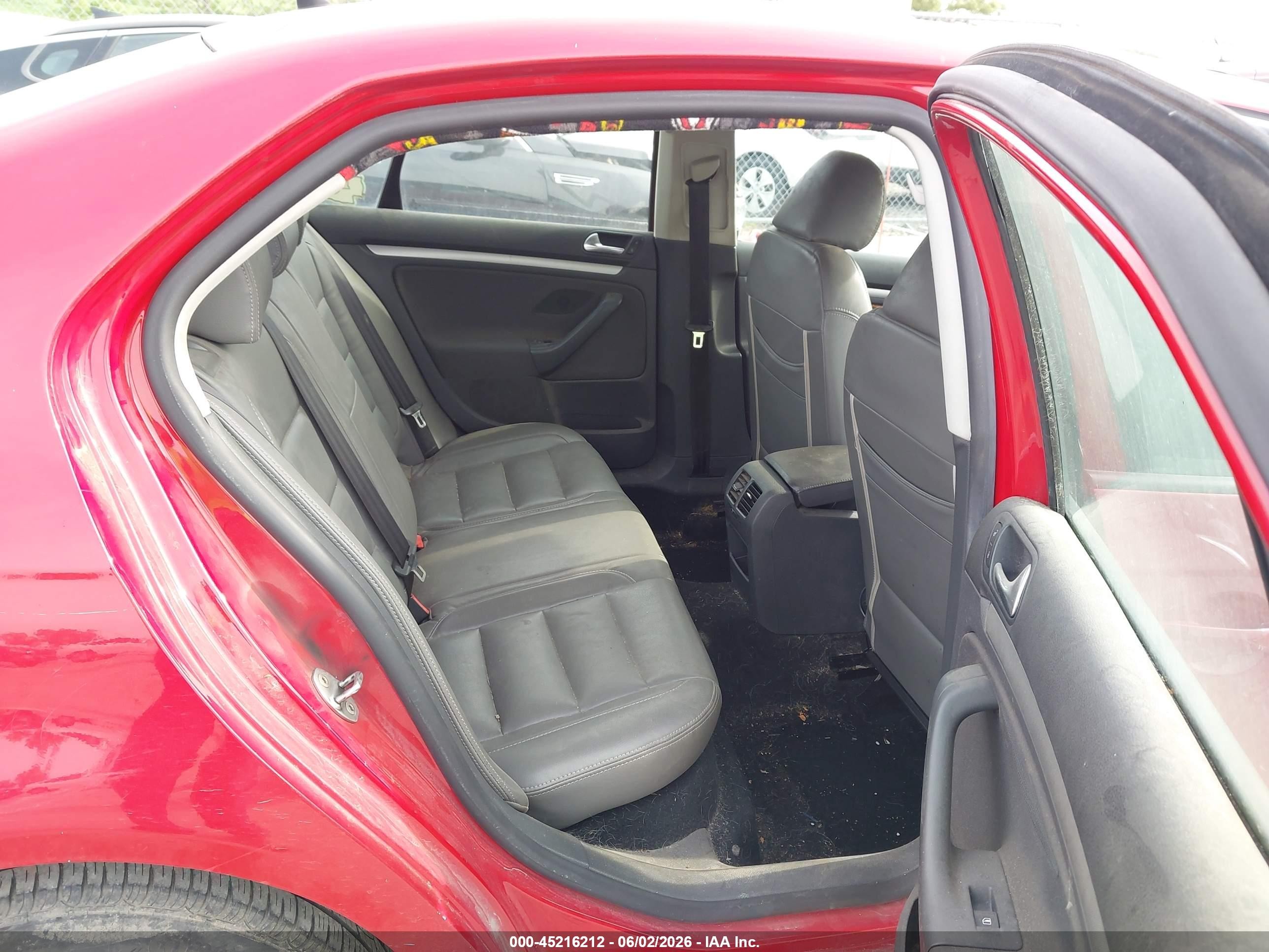 2007 Volkswagen Jetta   Красный vin: 3VWGF71K27M084641