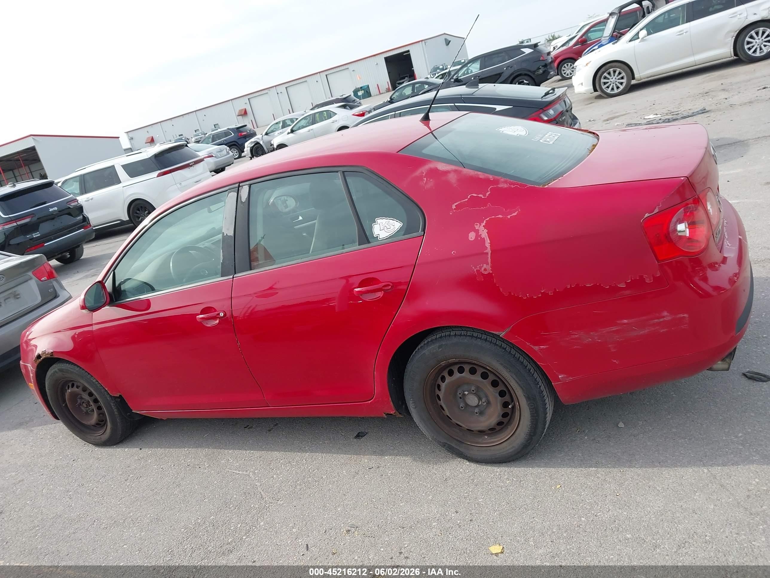 2007 Volkswagen Jetta   Красный vin: 3VWGF71K27M084641