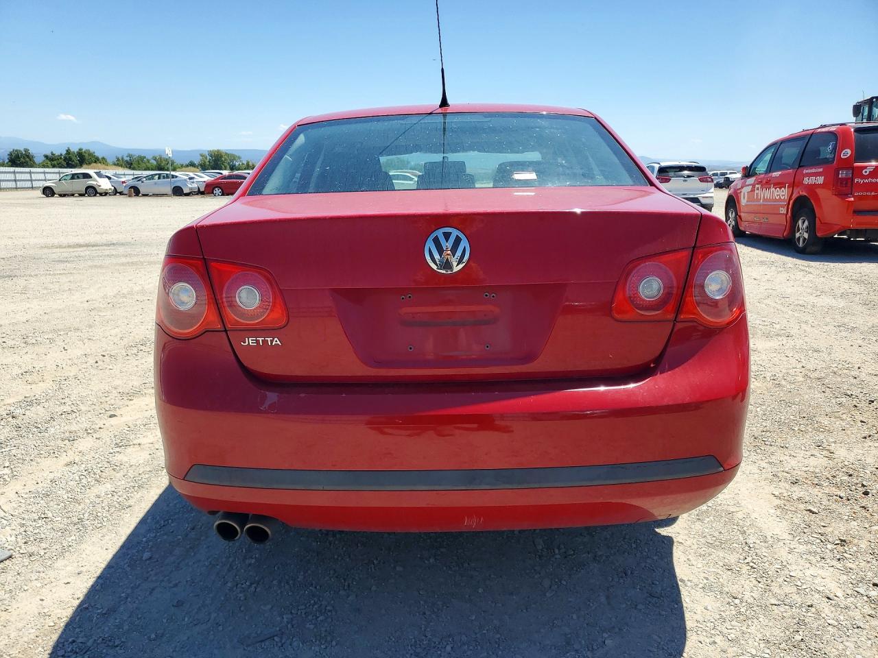 2007 Volkswagen Jetta Red vin: 3VWGG71K77M196235