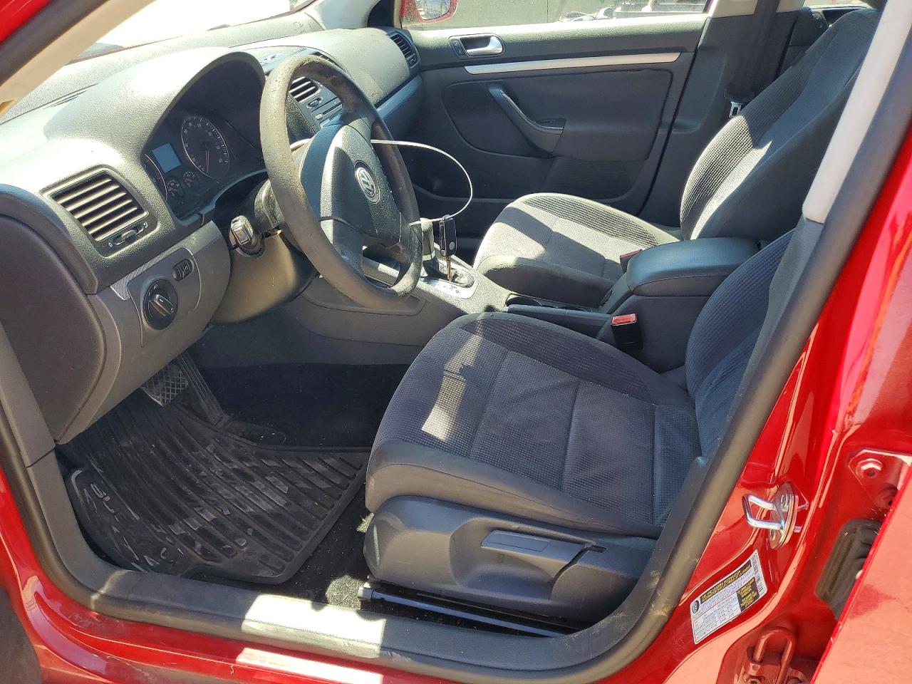 2007 Volkswagen Jetta Red vin: 3VWGG71K77M196235