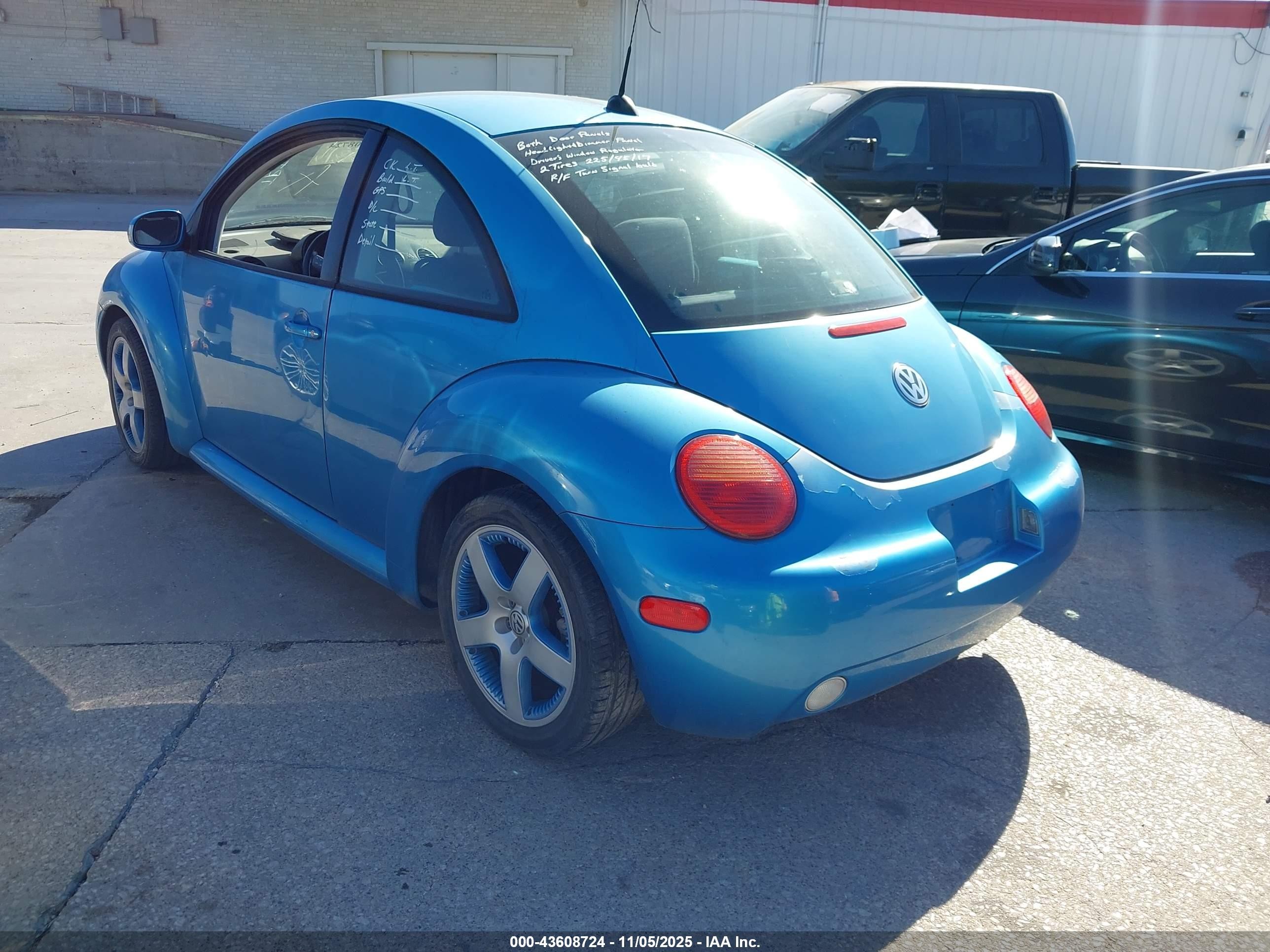 2004 Volkswagen New Beetle Coupe   Blue vin: 3VWGK31C54M422364