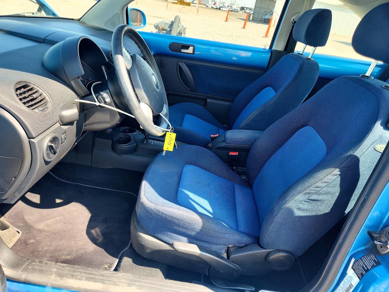 2004 Volkswagen New Beetle Satellite Blue Gls Blue vin: 3VWGK31C94M422271