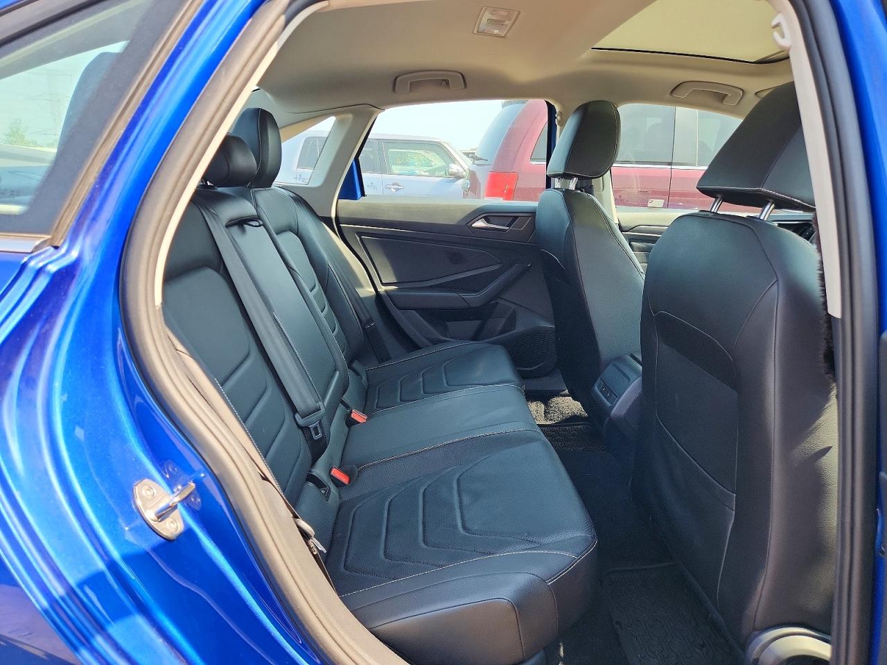 2024 Volkswagen Jetta Sel Blue vin: 3VWGM7BU2RM097687