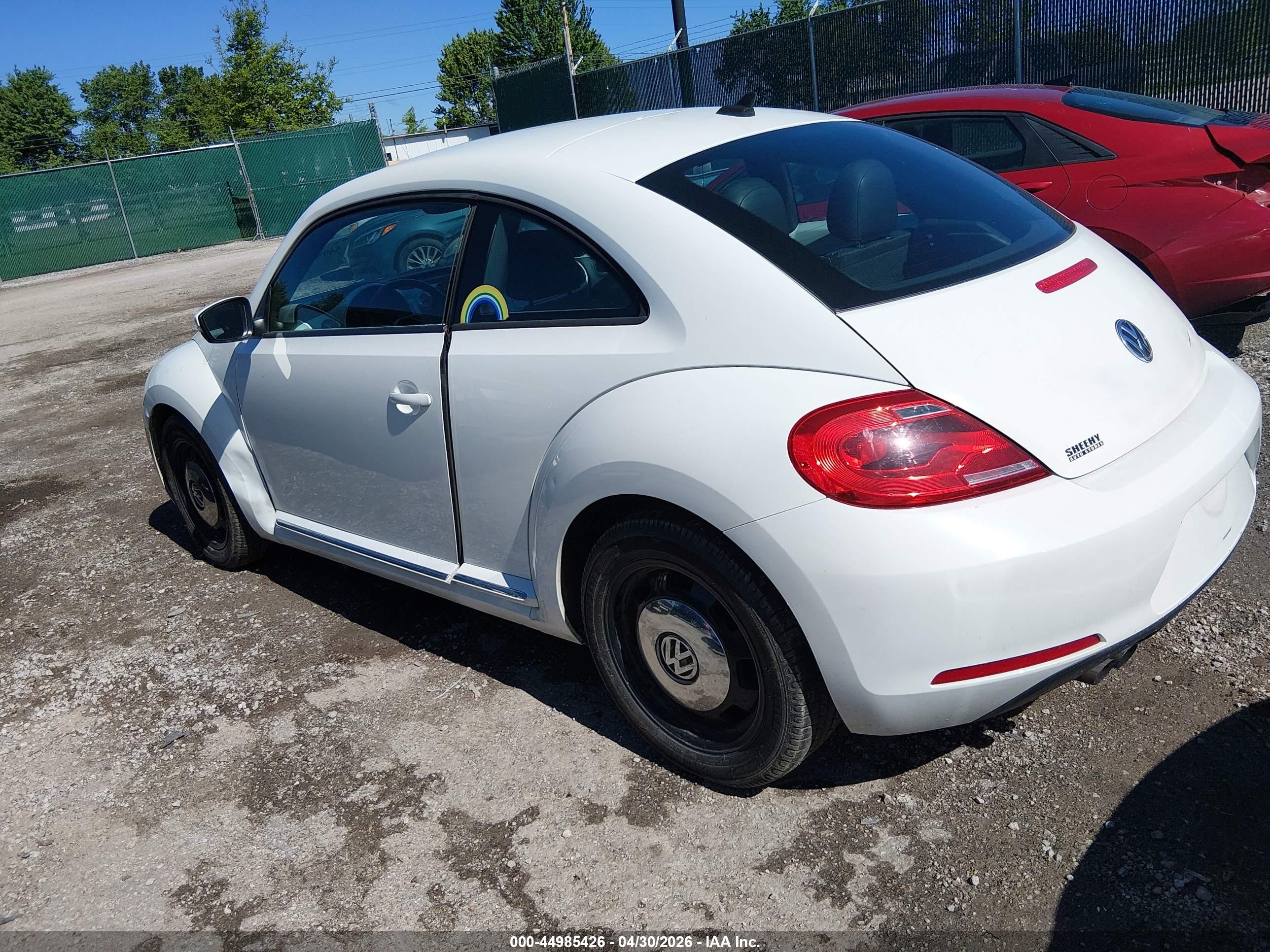 2014 Volkswagen Beetle 1.8t White vin: 3VWH17AT8EM635356