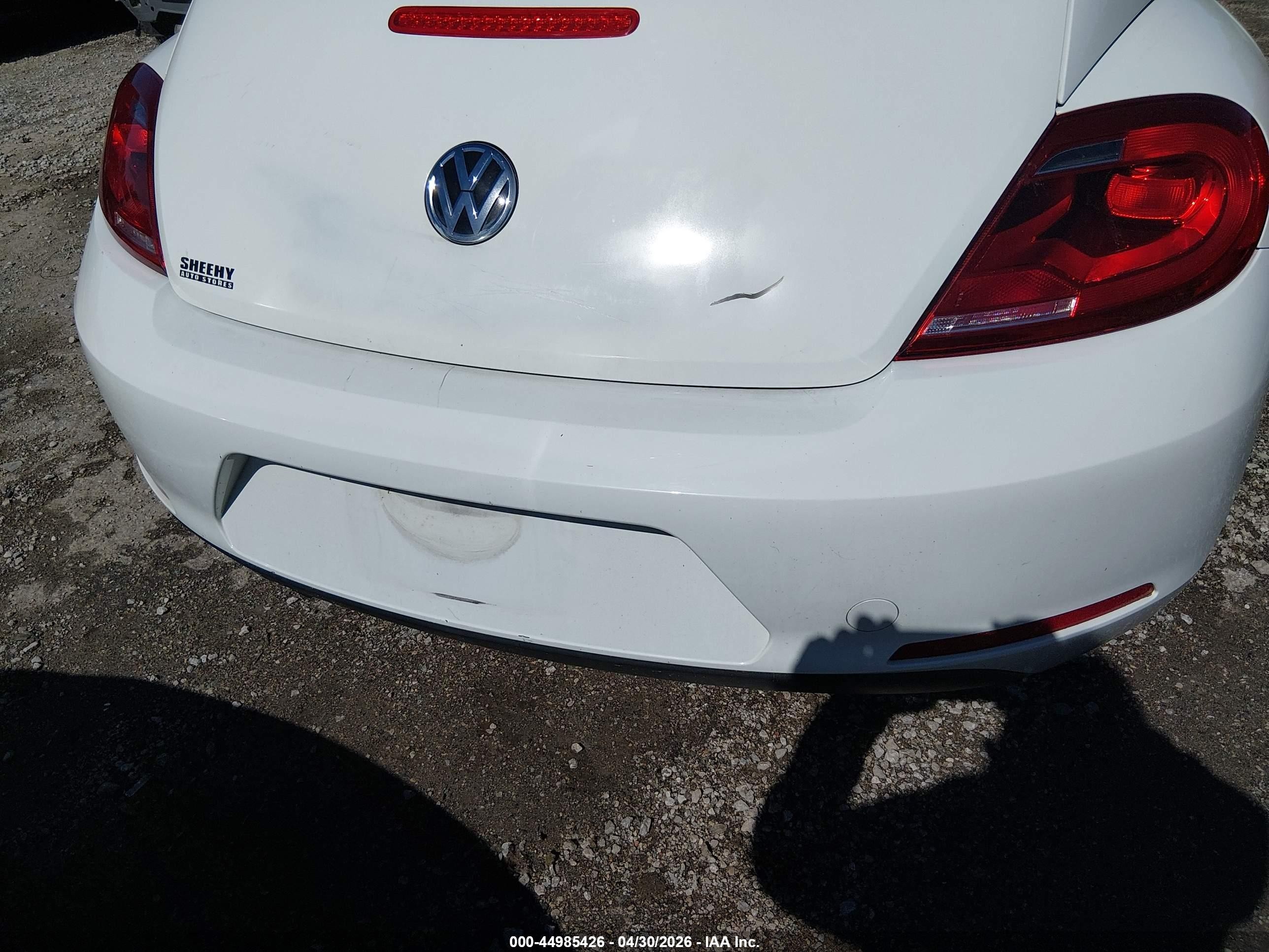 2014 Volkswagen Beetle 1.8t White vin: 3VWH17AT8EM635356