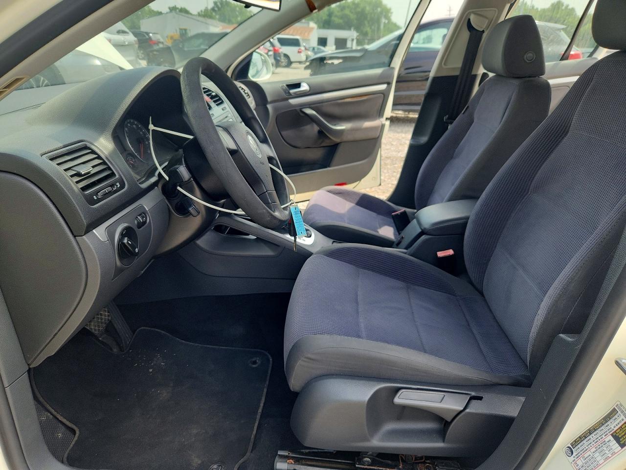 2007 Volkswagen Jetta 2.5 Белый vin: 3VWHF71K77M049369