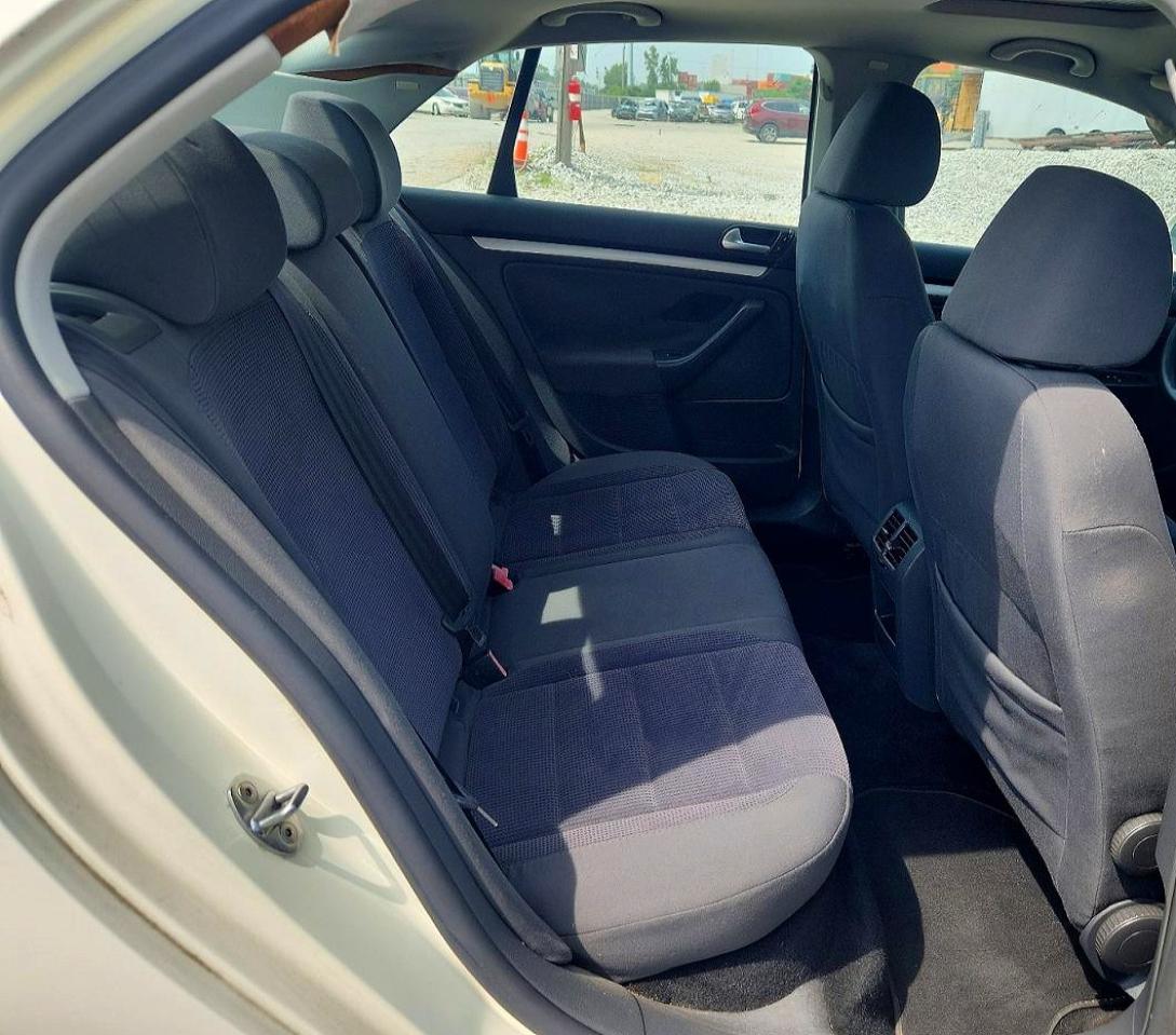 2007 Volkswagen Jetta 2.5 Белый vin: 3VWHF71K77M049369