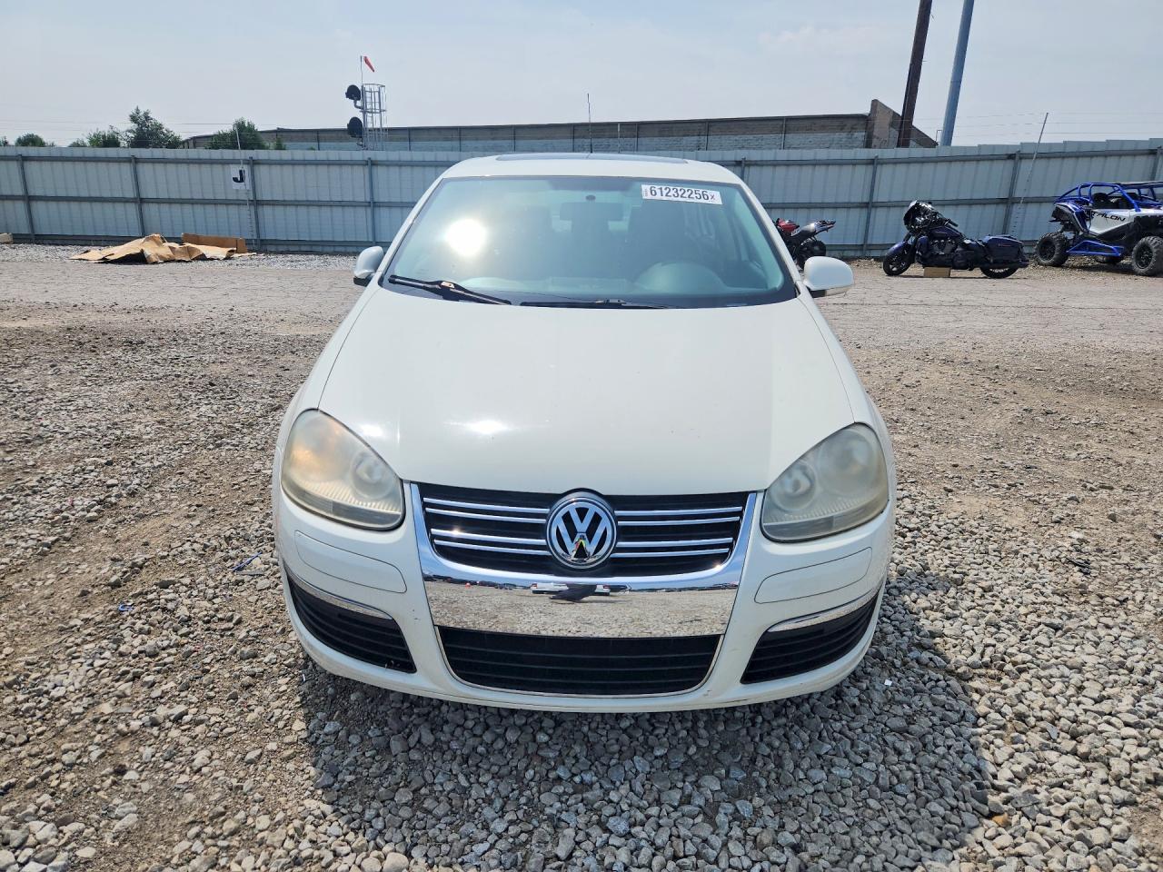 2007 Volkswagen Jetta 2.5 Белый vin: 3VWHF71K77M049369