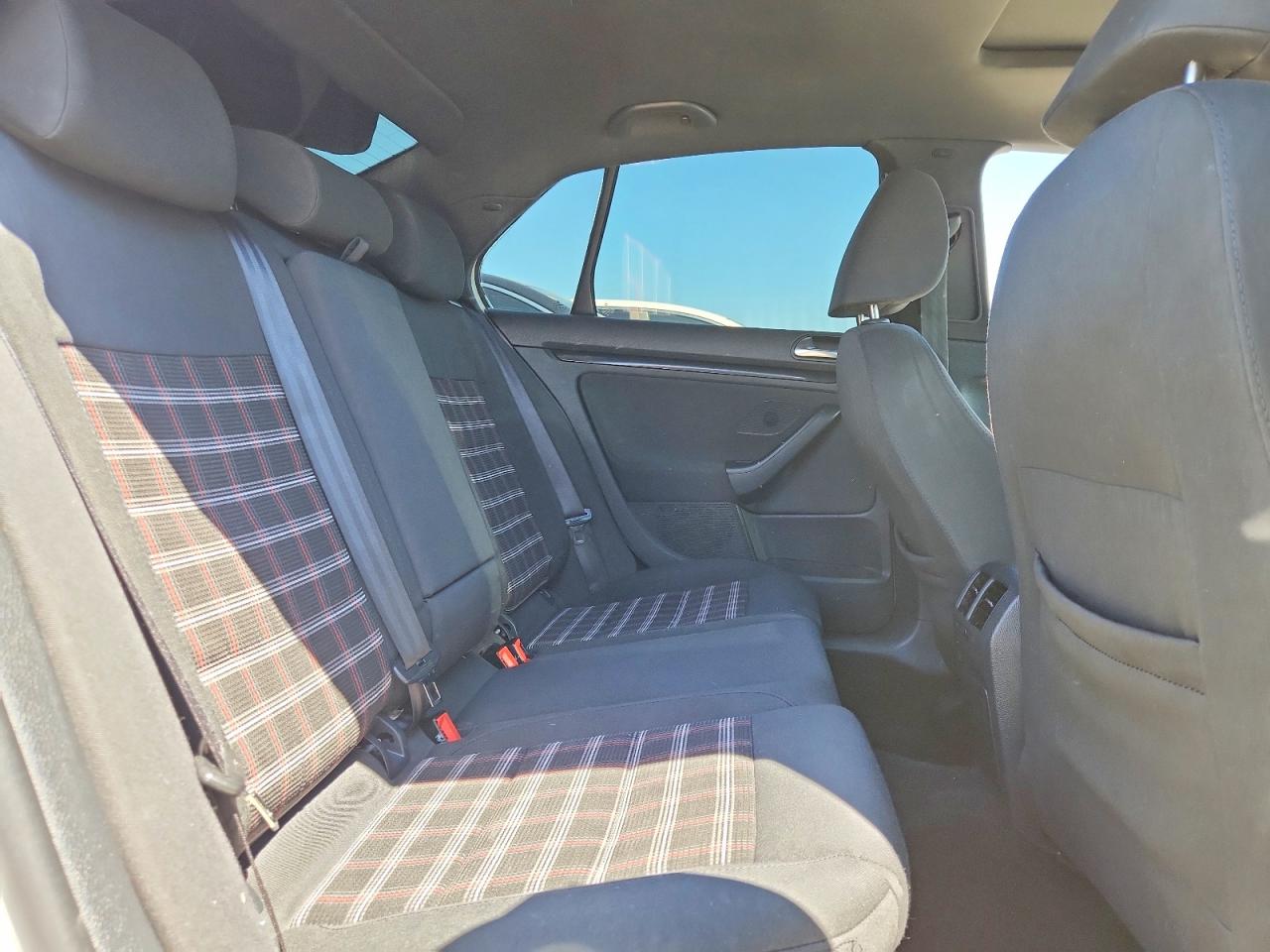 2010 Volkswagen Jetta Tdi White vin: 3VWHL7AJ8AM180110
