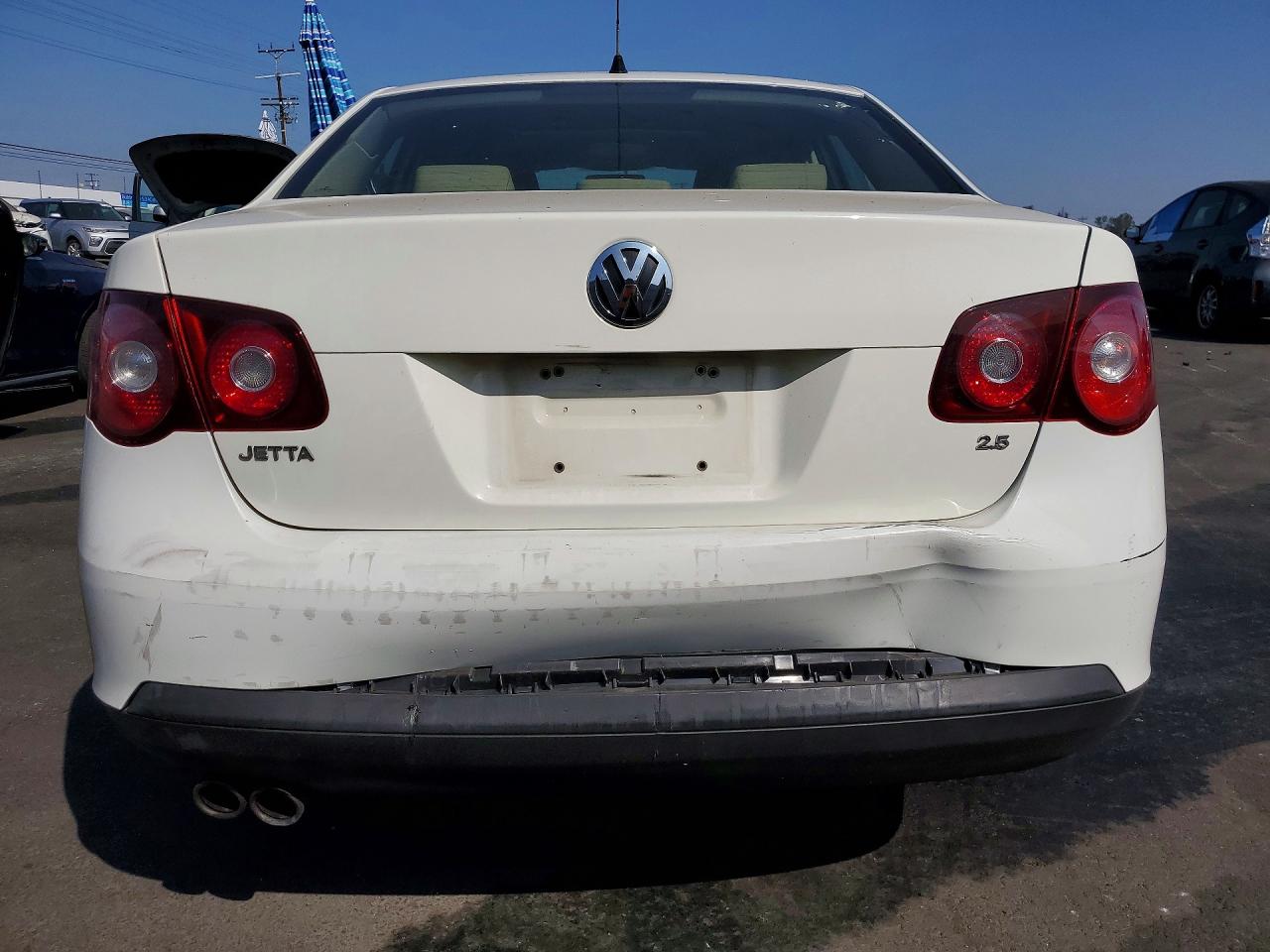 2008 Volkswagen Jetta White vin: 3VWHM71K38M087401