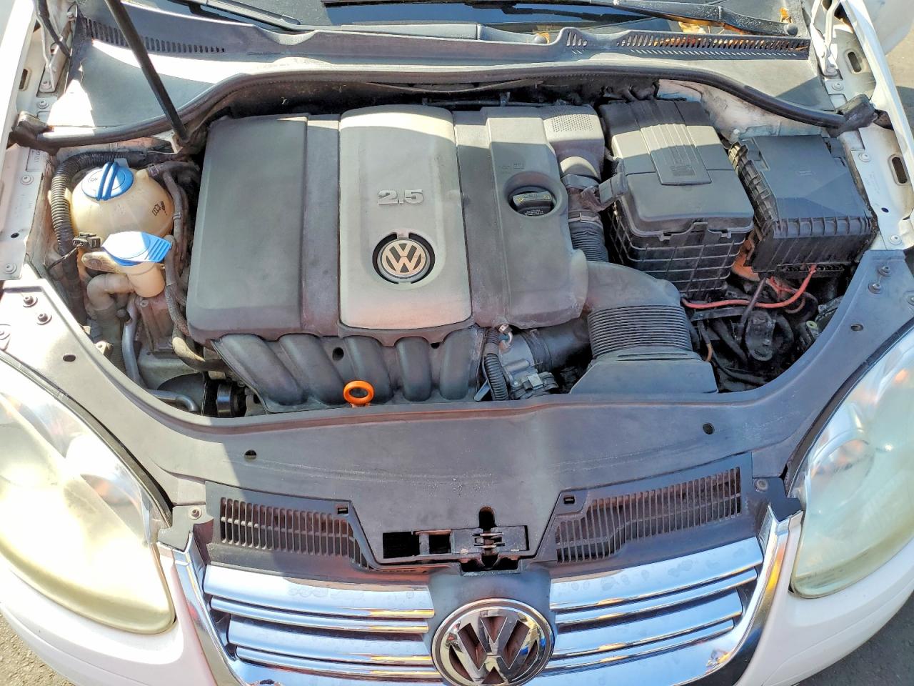 2008 Volkswagen Jetta White vin: 3VWHM71K38M087401