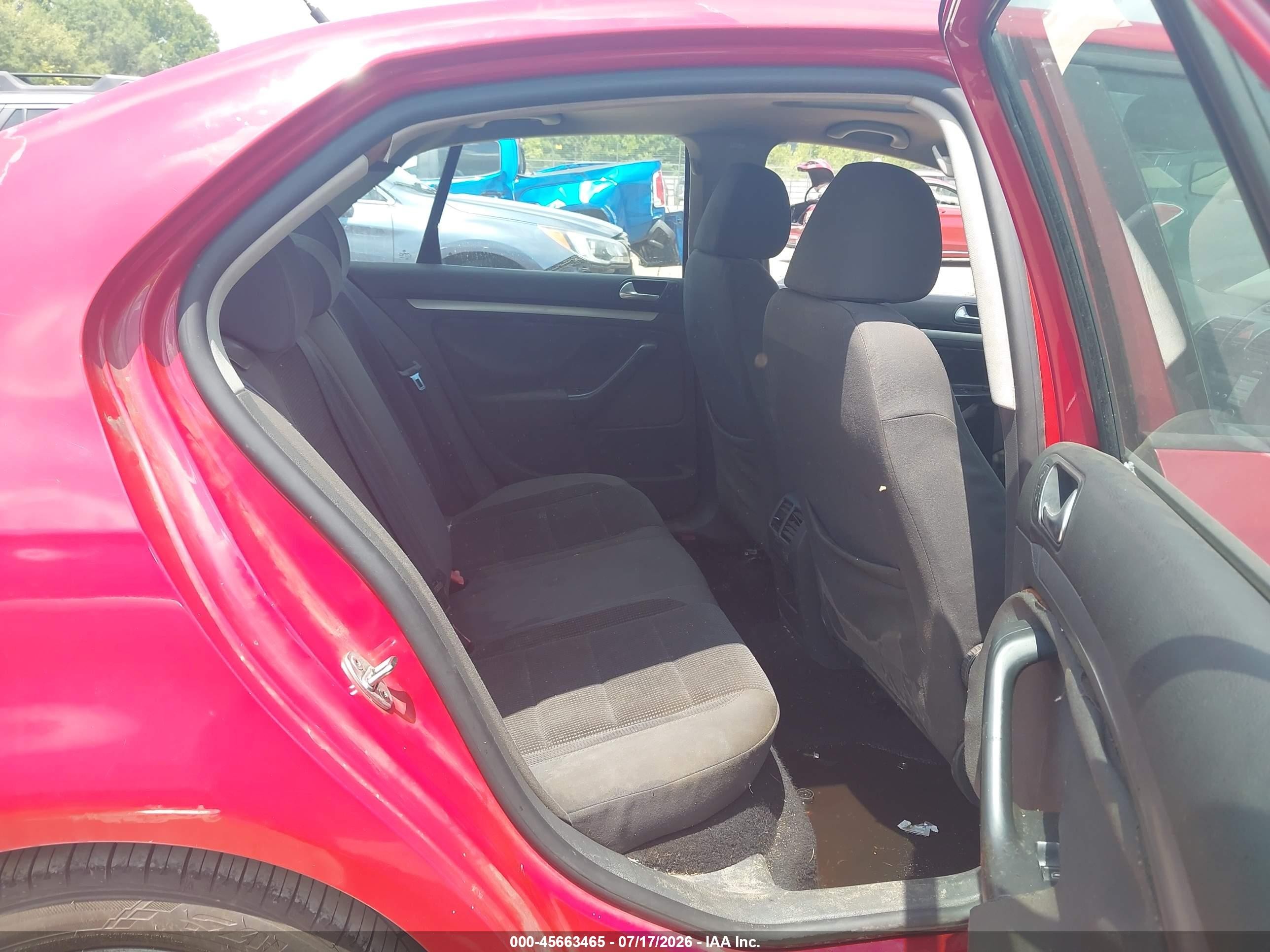 2008 Volkswagen Jetta S Red vin: 3VWHM71K48M165135
