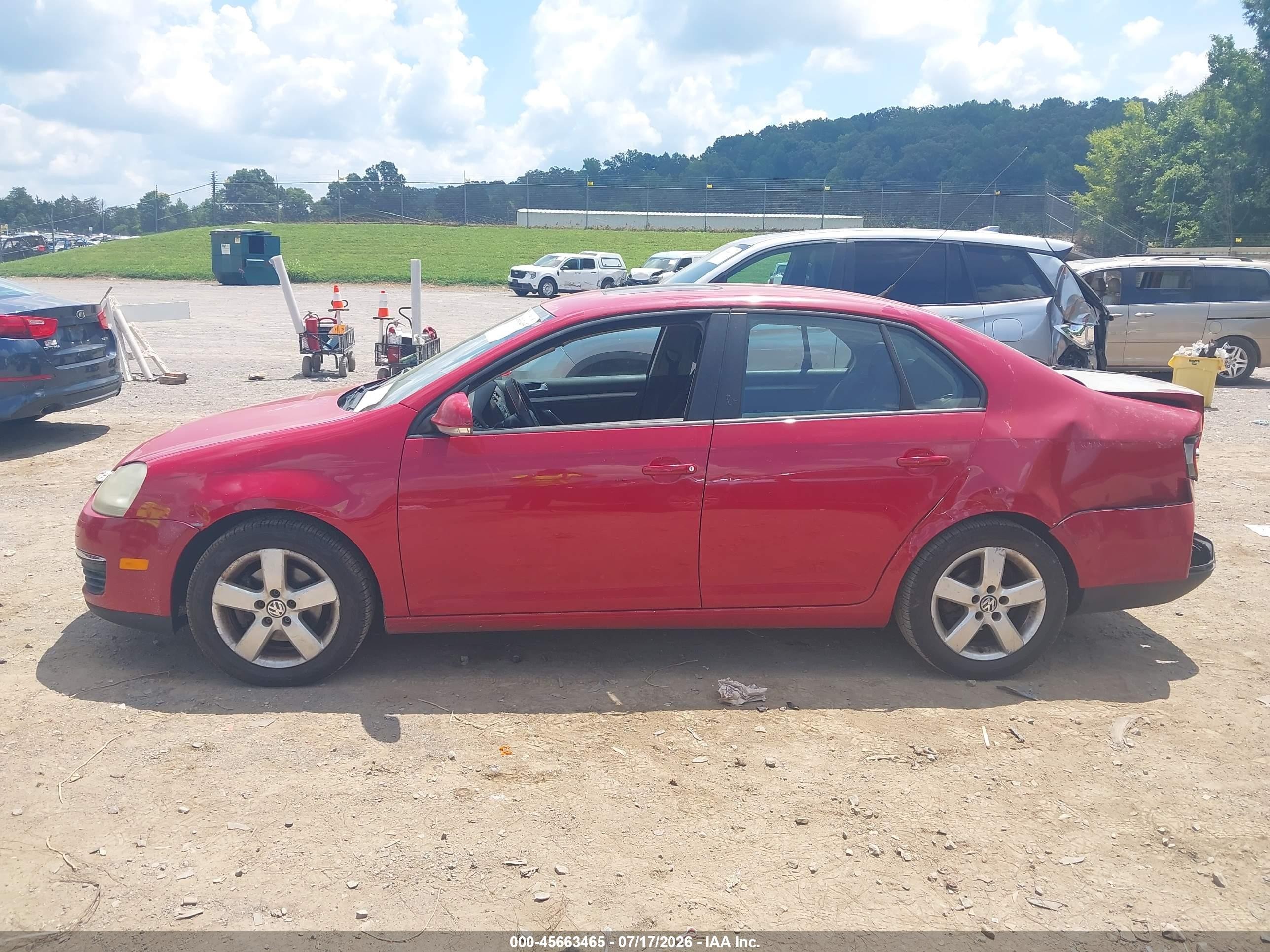 2008 Volkswagen Jetta S Red vin: 3VWHM71K48M165135