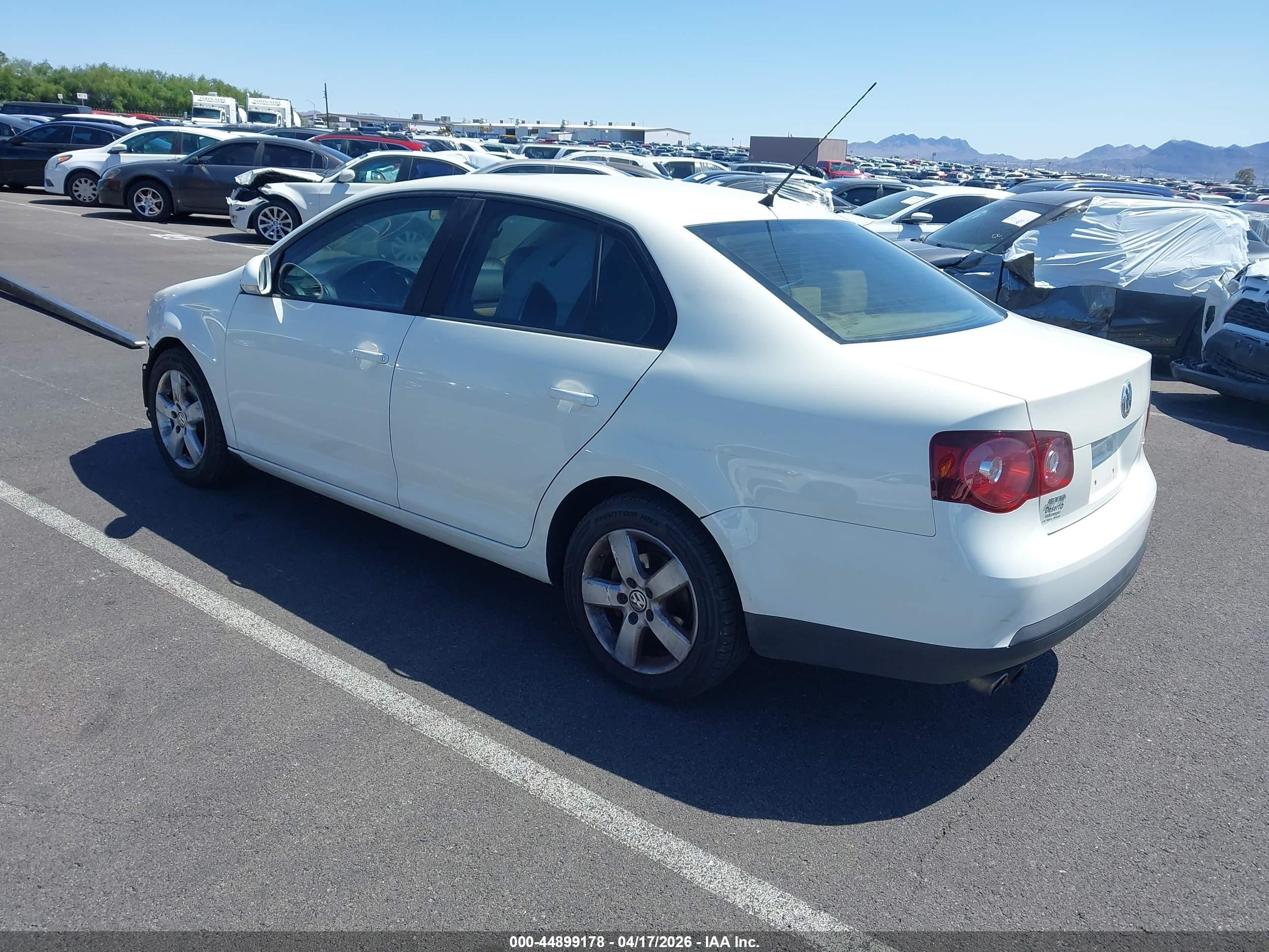 2008 Volkswagen Jetta S White vin: 3VWHM71KX8M057456