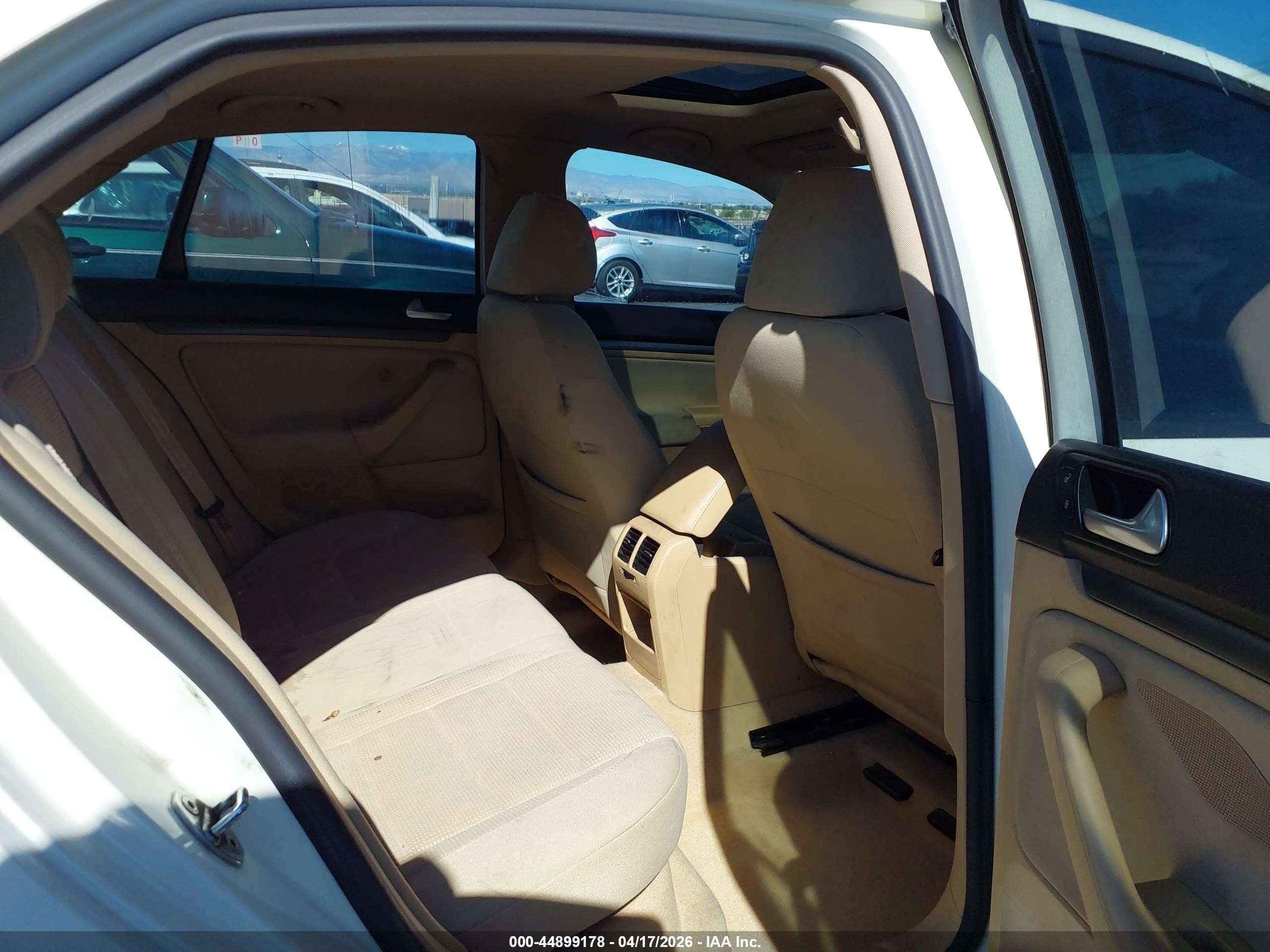 2008 Volkswagen Jetta S White vin: 3VWHM71KX8M057456