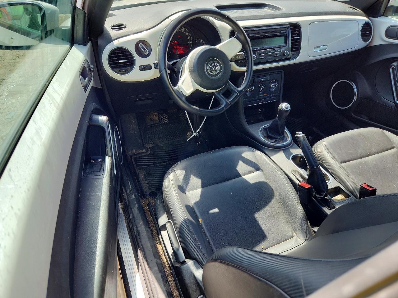 2012 Volkswagen Beetle White vin: 3VWHP7AT5CM622575
