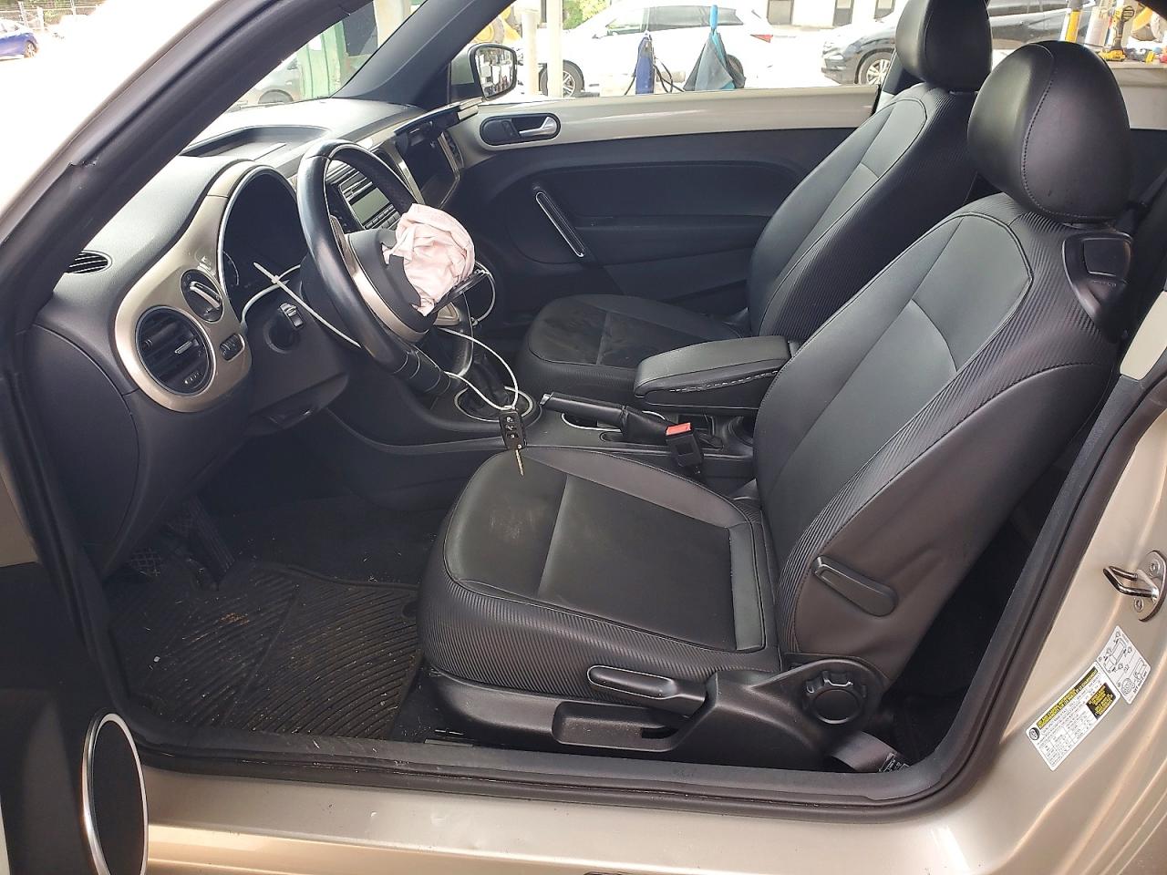 2013 Volkswagen Beetle Beige vin: 3VWHP7AT7DM689275