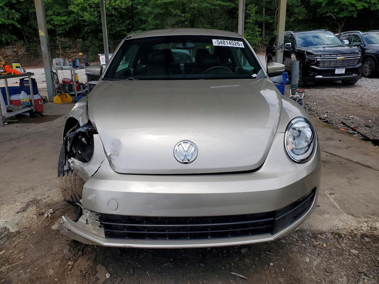 2013 Volkswagen Beetle Beige vin: 3VWHP7AT7DM689275