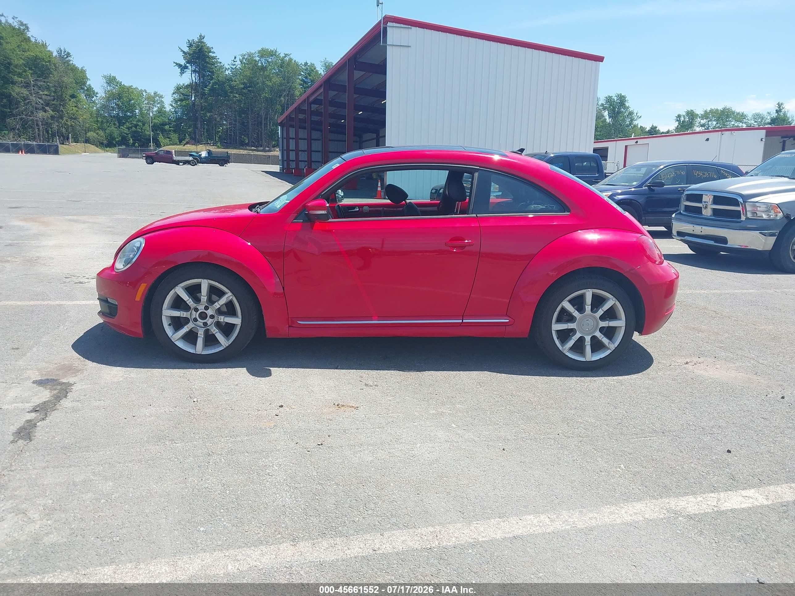 2014 Volkswagen Beetle 2.5l Red vin: 3VWHP7AT8EM631063
