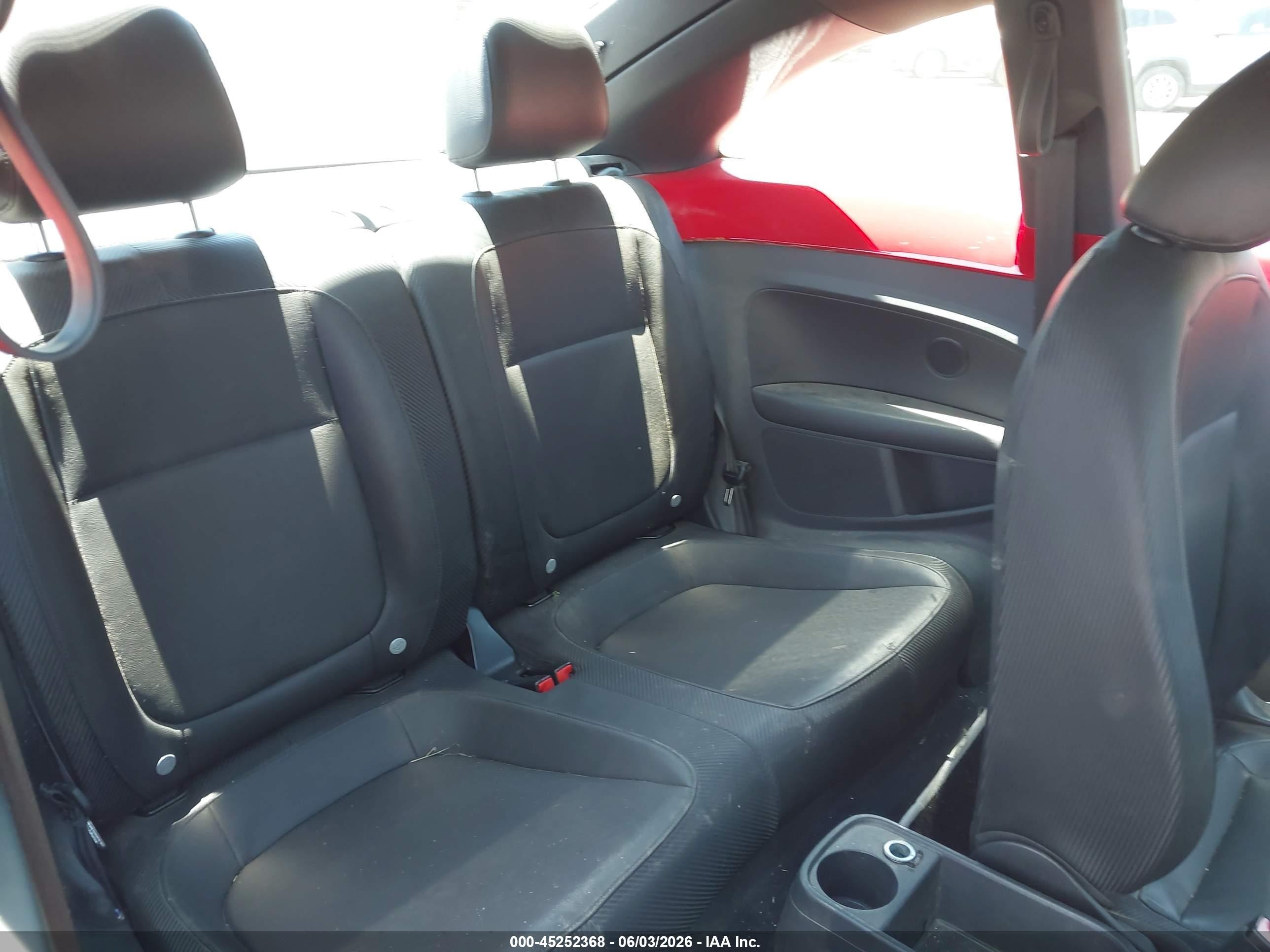 2012 Volkswagen Beetle 2.5l Red vin: 3VWHP7AT9CM624801
