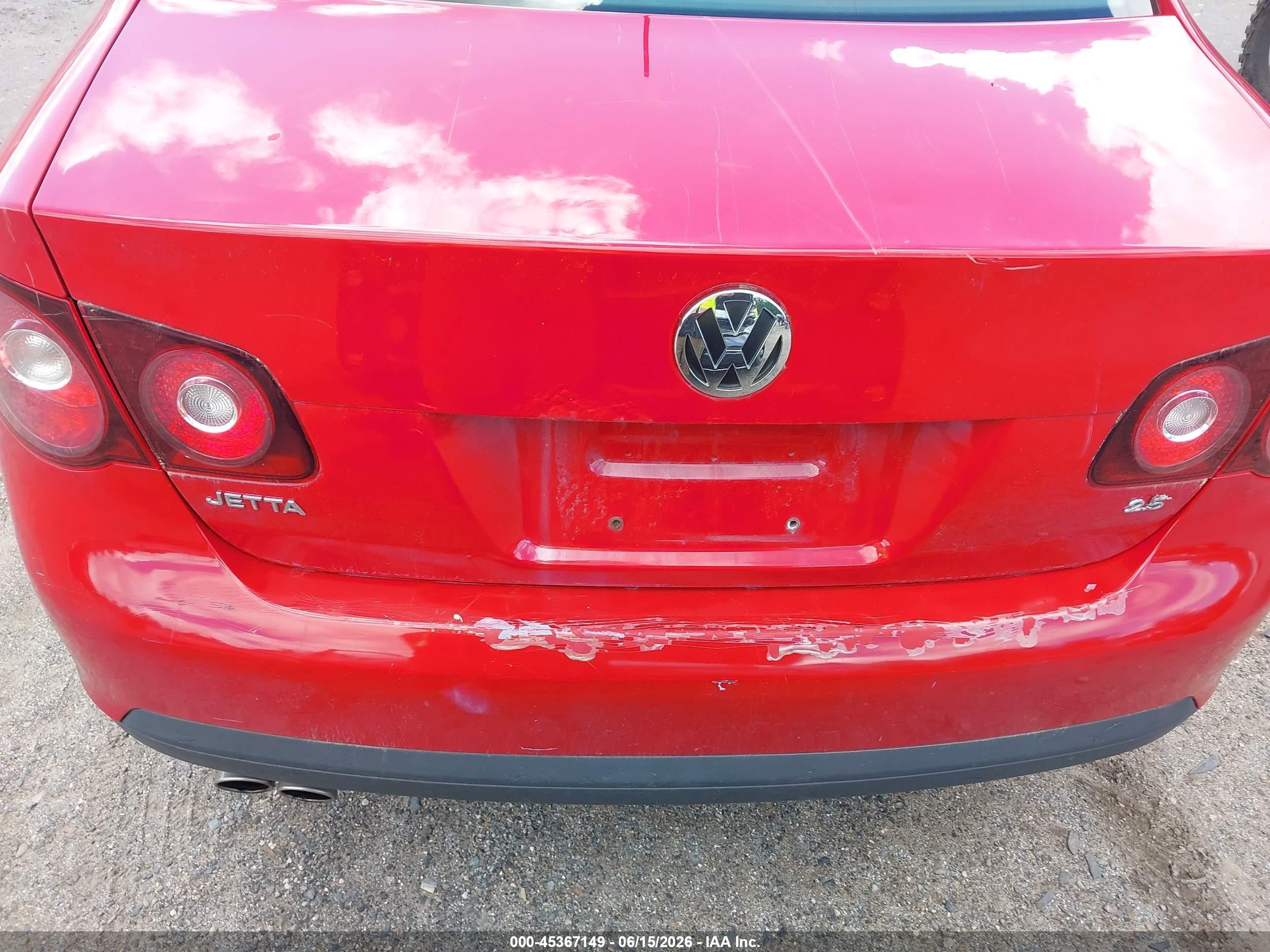 2009 Volkswagen Jetta S Red vin: 3VWHZ71K69M136089