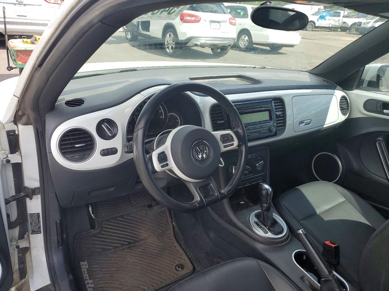 2015 Volkswagen Beetle 1.8t White vin: 3VWJ07AT0FM647488