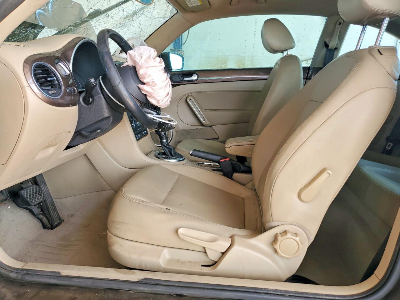 2014 Volkswagen Beetle Brown vin: 3VWJ07AT1EM662290