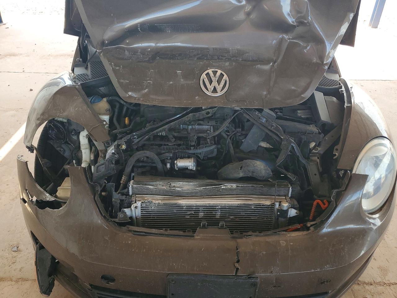 2014 Volkswagen Beetle Brown vin: 3VWJ07AT1EM662290