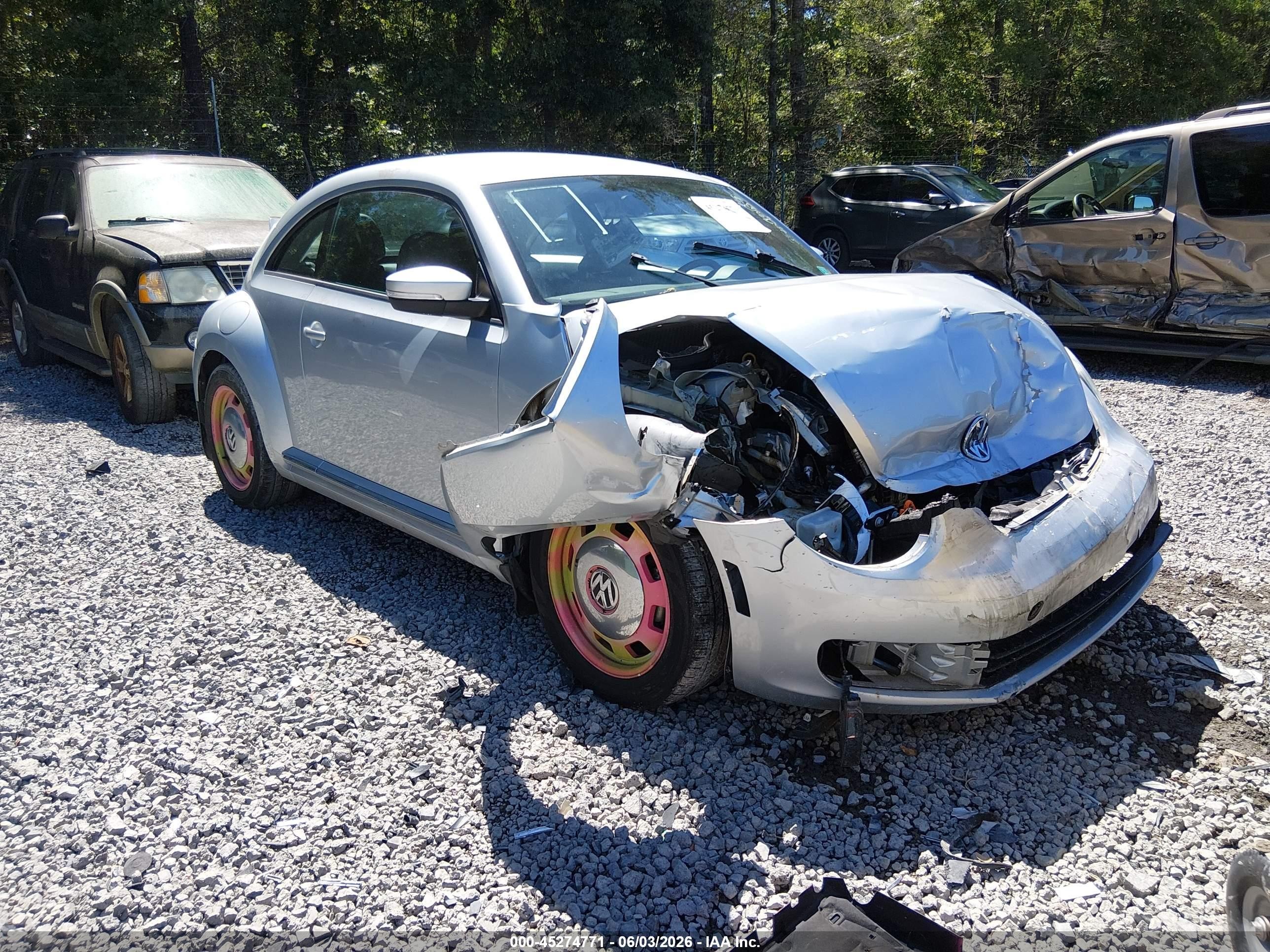 2015 Volkswagen Beetle 1.8t Silver vin: 3VWJ07AT1FM617304