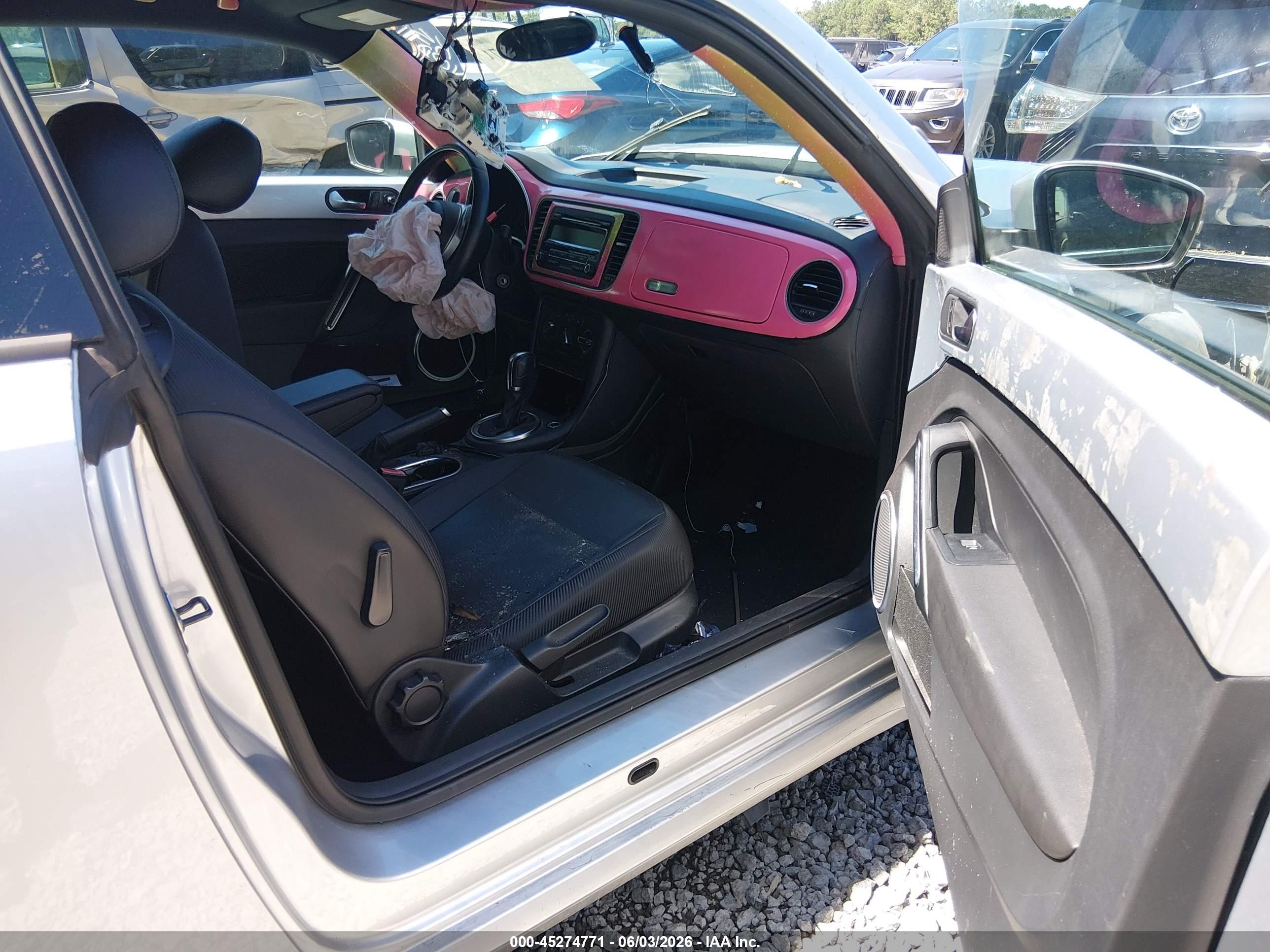 2015 Volkswagen Beetle 1.8t Silver vin: 3VWJ07AT1FM617304