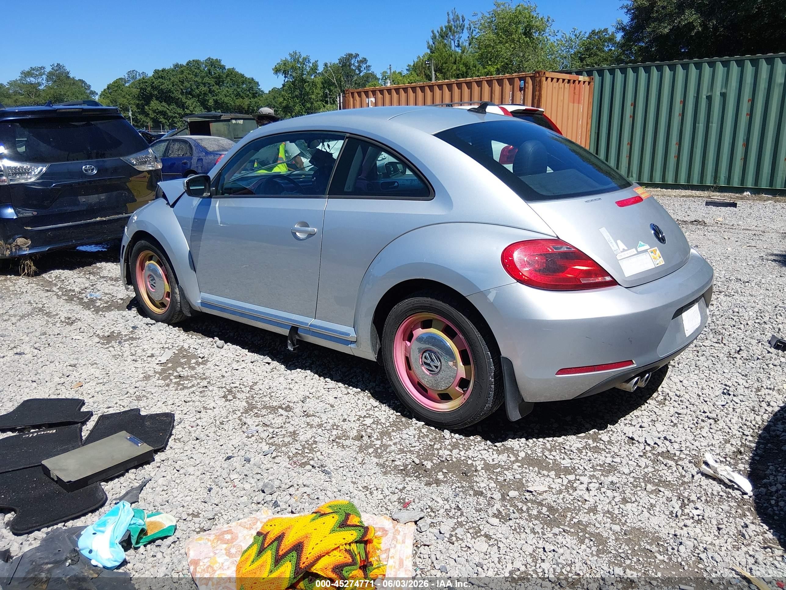 2015 Volkswagen Beetle 1.8t Silver vin: 3VWJ07AT1FM617304