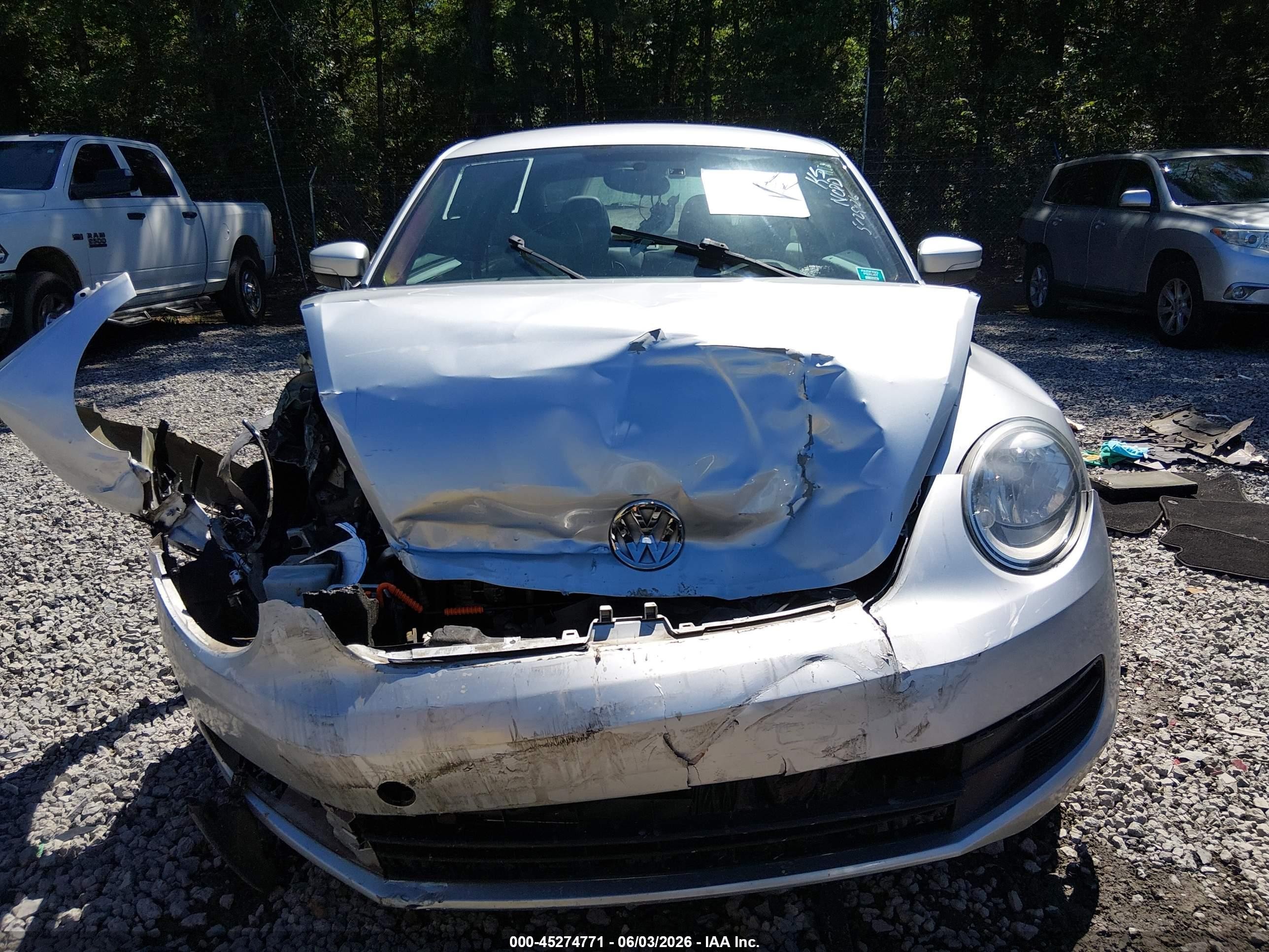 2015 Volkswagen Beetle 1.8t Silver vin: 3VWJ07AT1FM617304