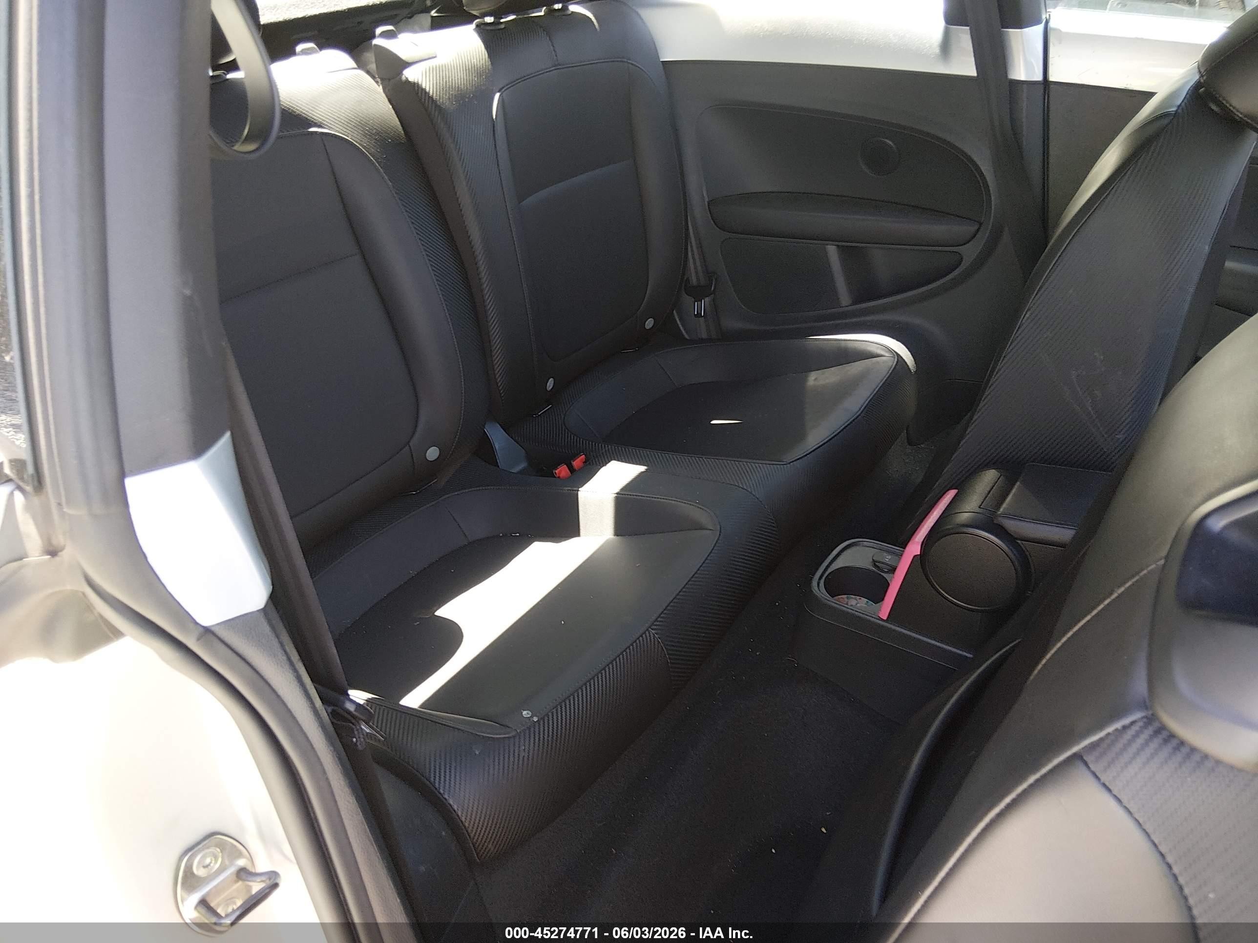 2015 Volkswagen Beetle 1.8t Silver vin: 3VWJ07AT1FM617304