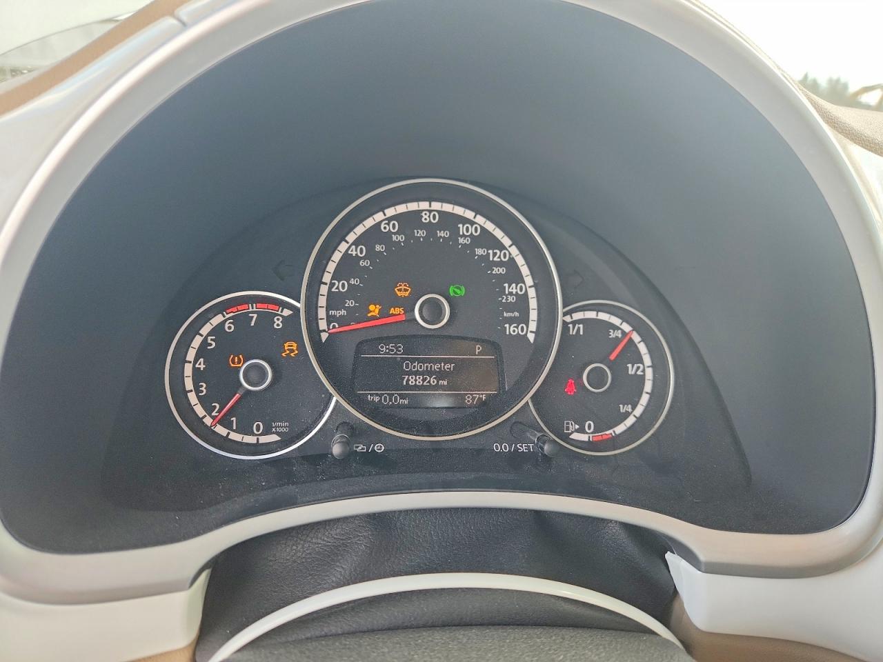 2015 Volkswagen Beetle 1.8t Белый vin: 3VWJ07AT1FM646303