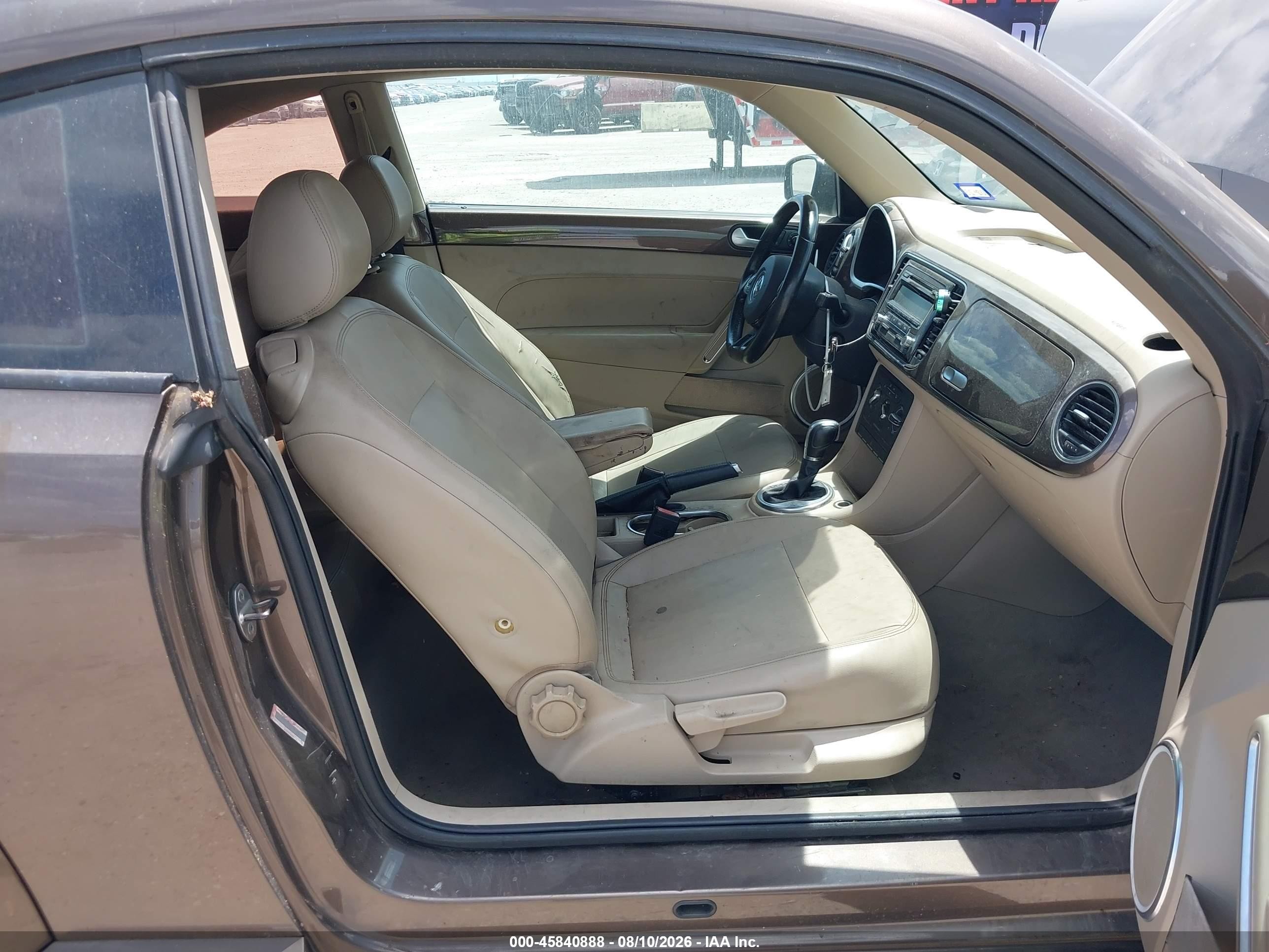2014 Volkswagen Beetle 1.8t Коричневый vin: 3VWJ07AT2EM660063