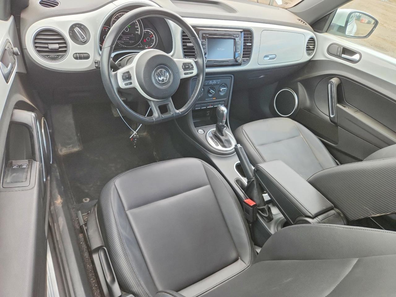 2015 Volkswagen Beetle 1.8t White vin: 3VWJ07AT4FM630306