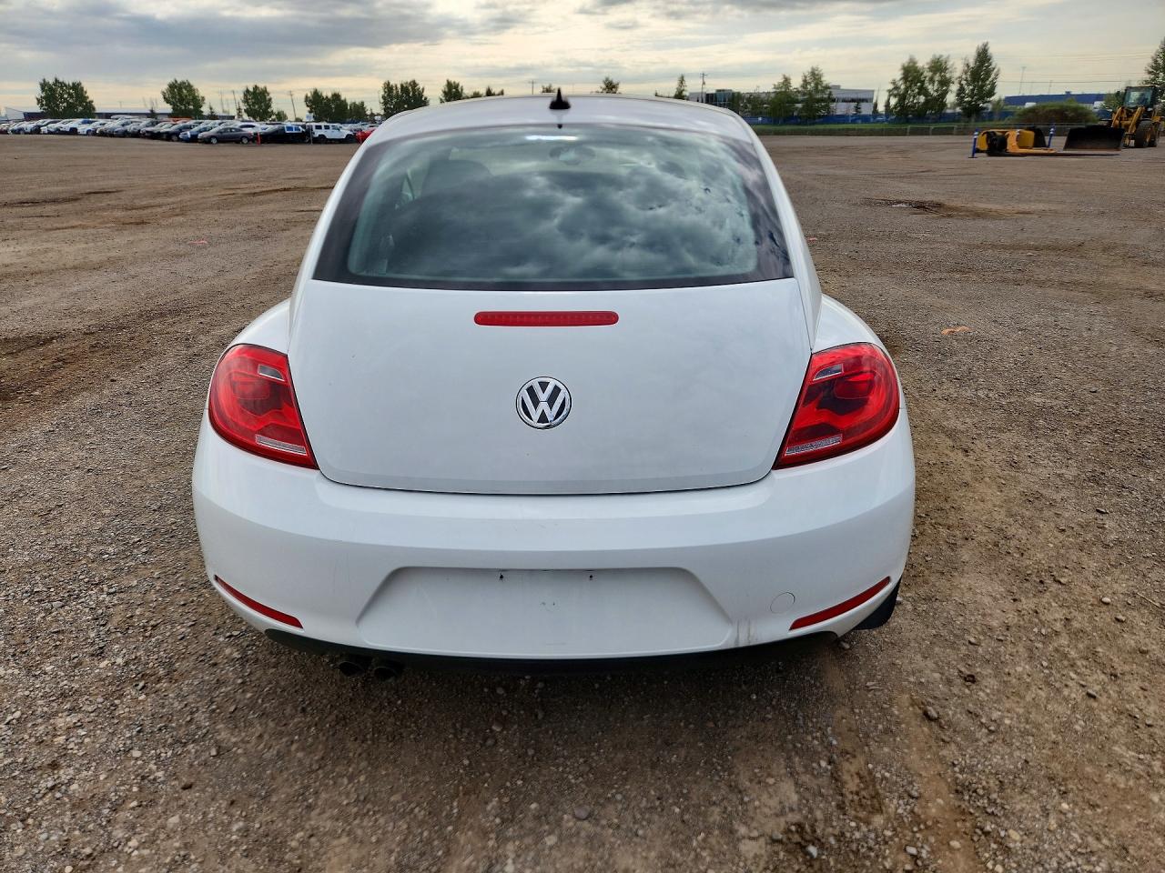 2015 Volkswagen Beetle 1.8t White vin: 3VWJ07AT4FM630306