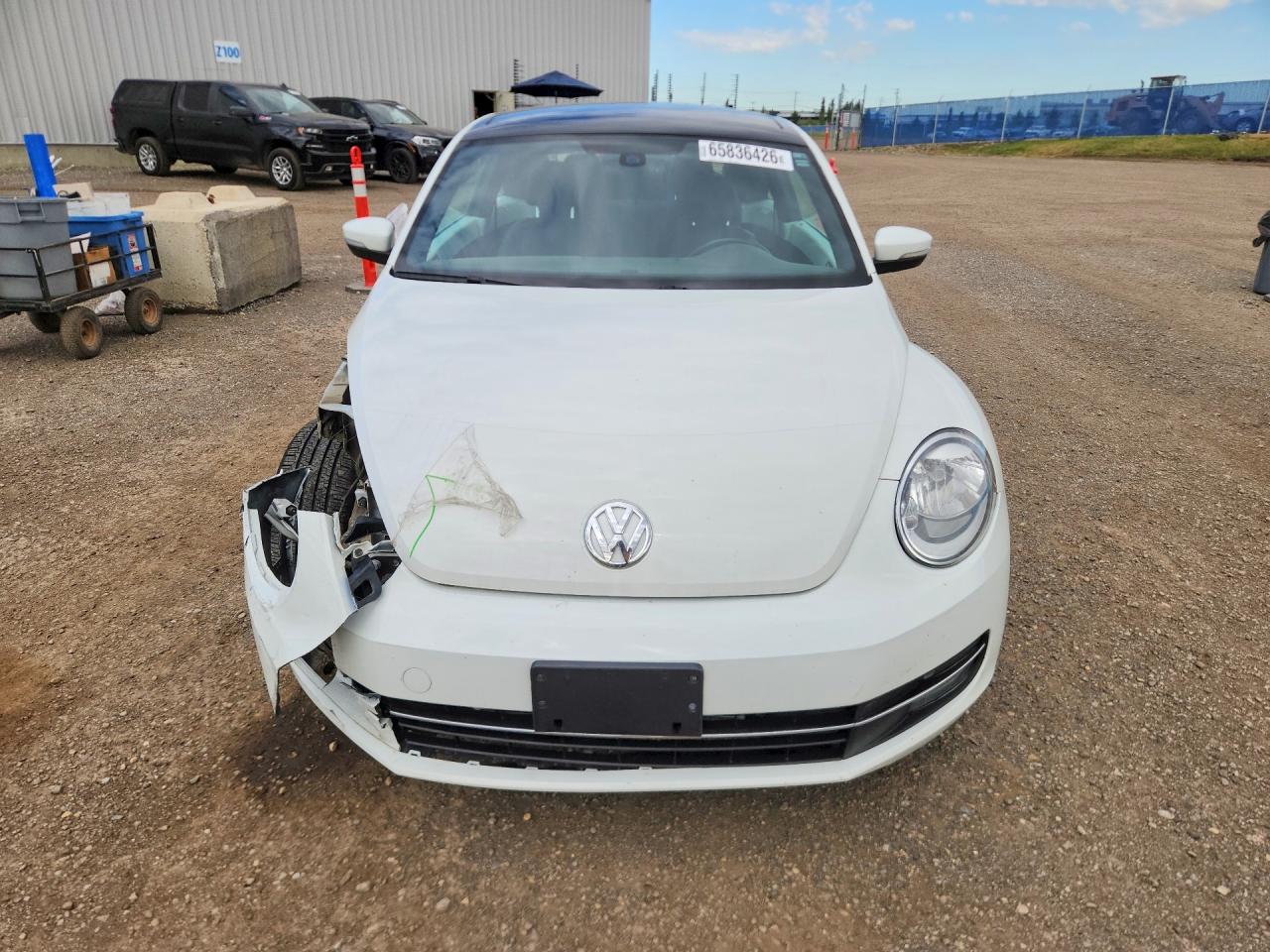 2015 Volkswagen Beetle 1.8t White vin: 3VWJ07AT4FM630306