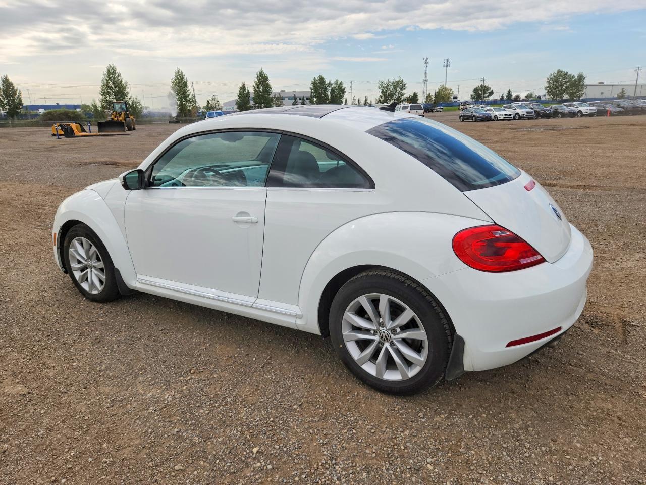 2015 Volkswagen Beetle 1.8t White vin: 3VWJ07AT4FM630306