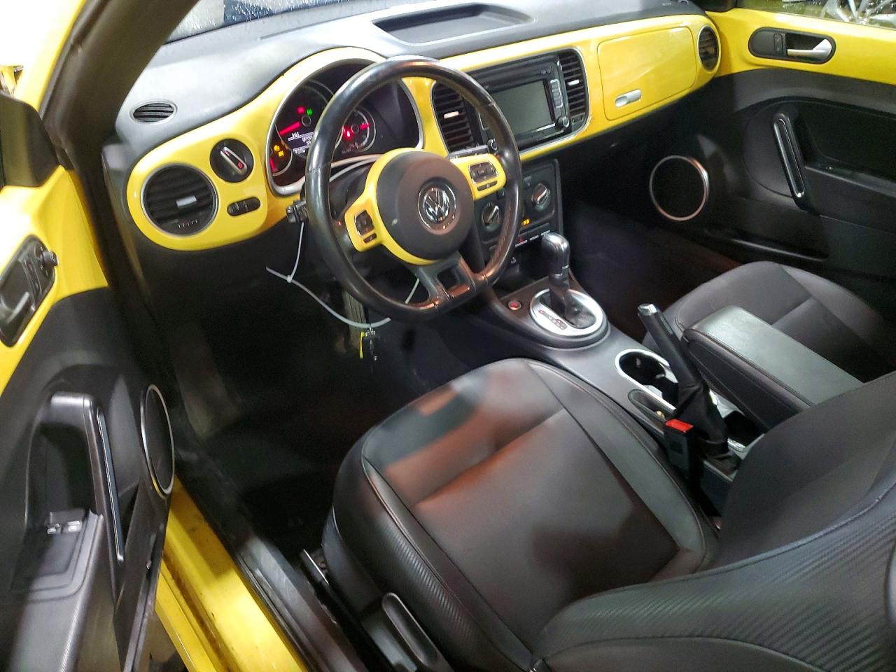 2015 Volkswagen Beetle 1.8t Yellow vin: 3VWJ07ATXFM604678