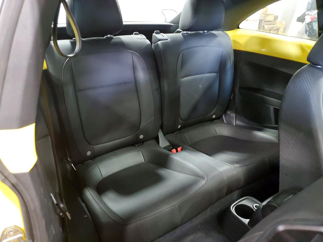2015 Volkswagen Beetle 1.8t Yellow vin: 3VWJ07ATXFM604678
