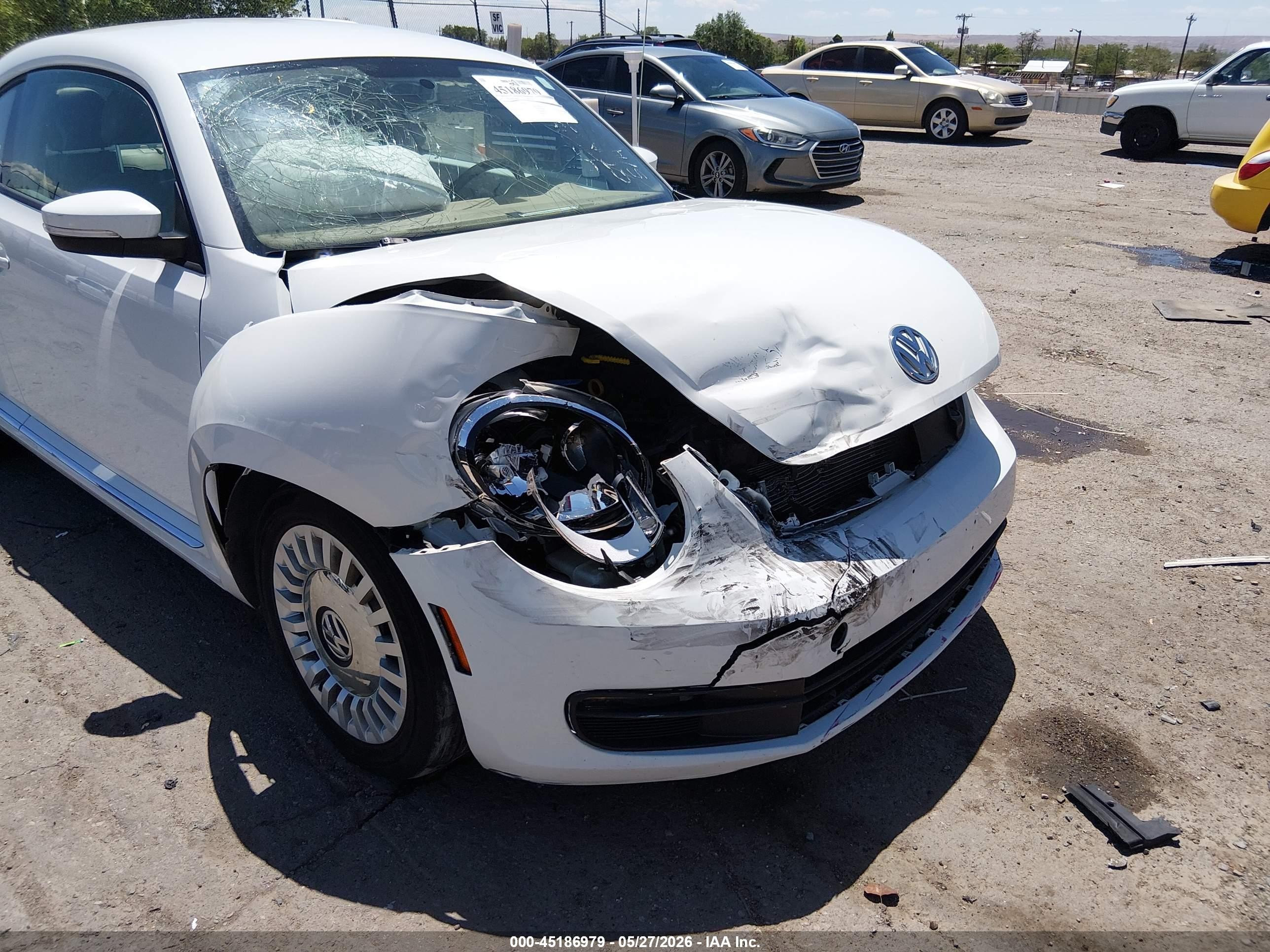 2015 Volkswagen Beetle 1.8t White vin: 3VWJ17AT0FM635158