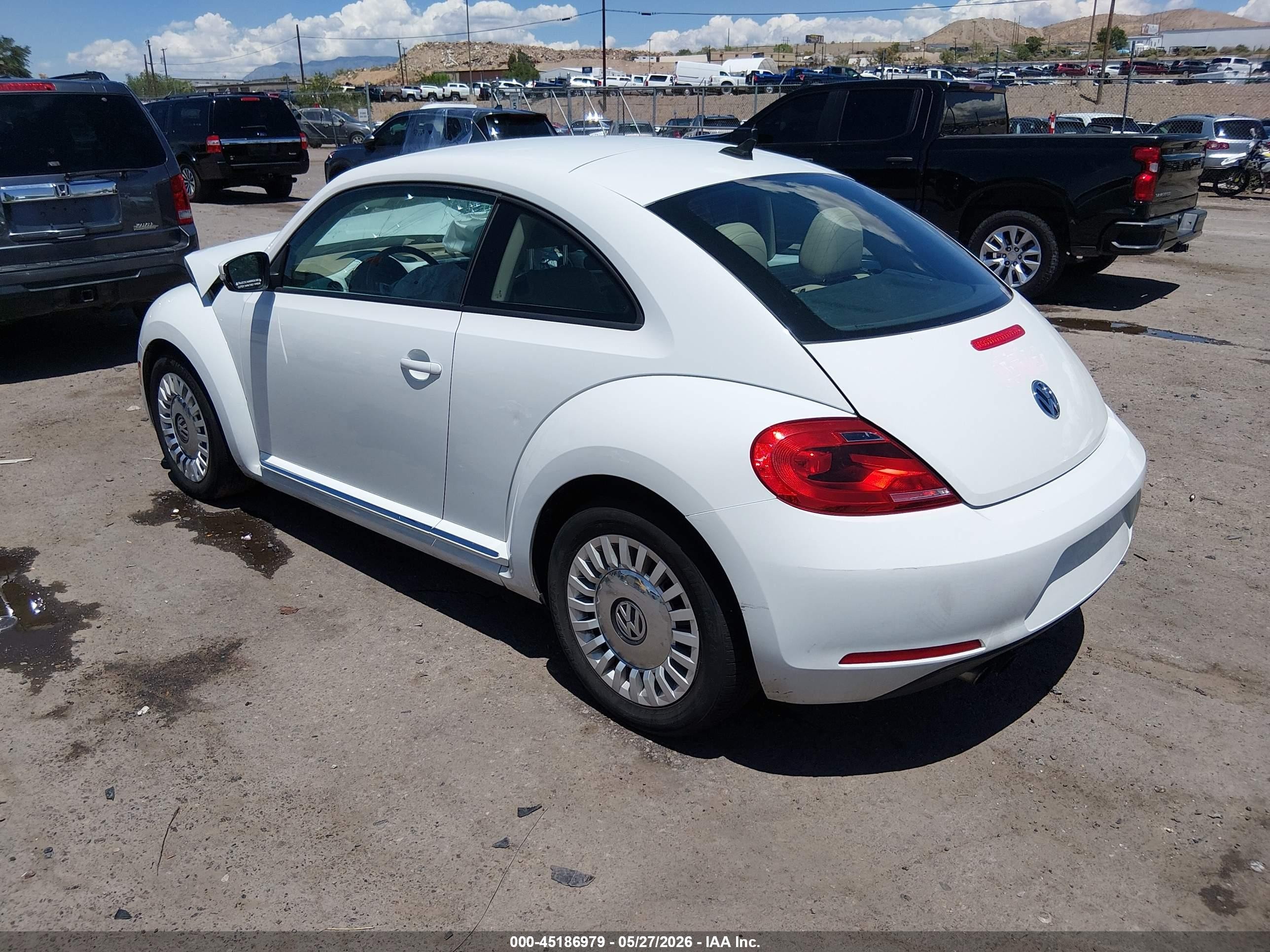 2015 Volkswagen Beetle 1.8t White vin: 3VWJ17AT0FM635158