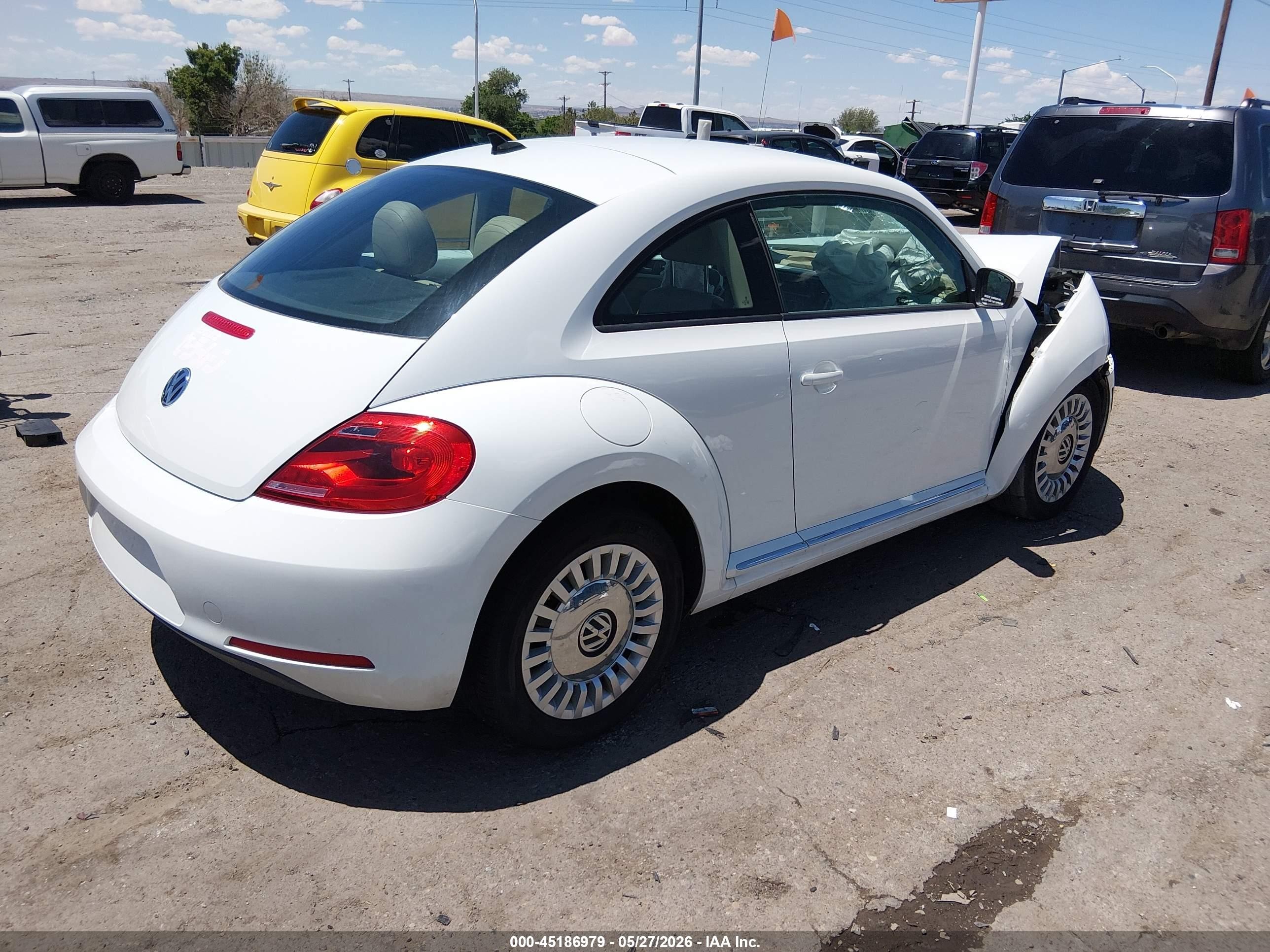 2015 Volkswagen Beetle 1.8t White vin: 3VWJ17AT0FM635158