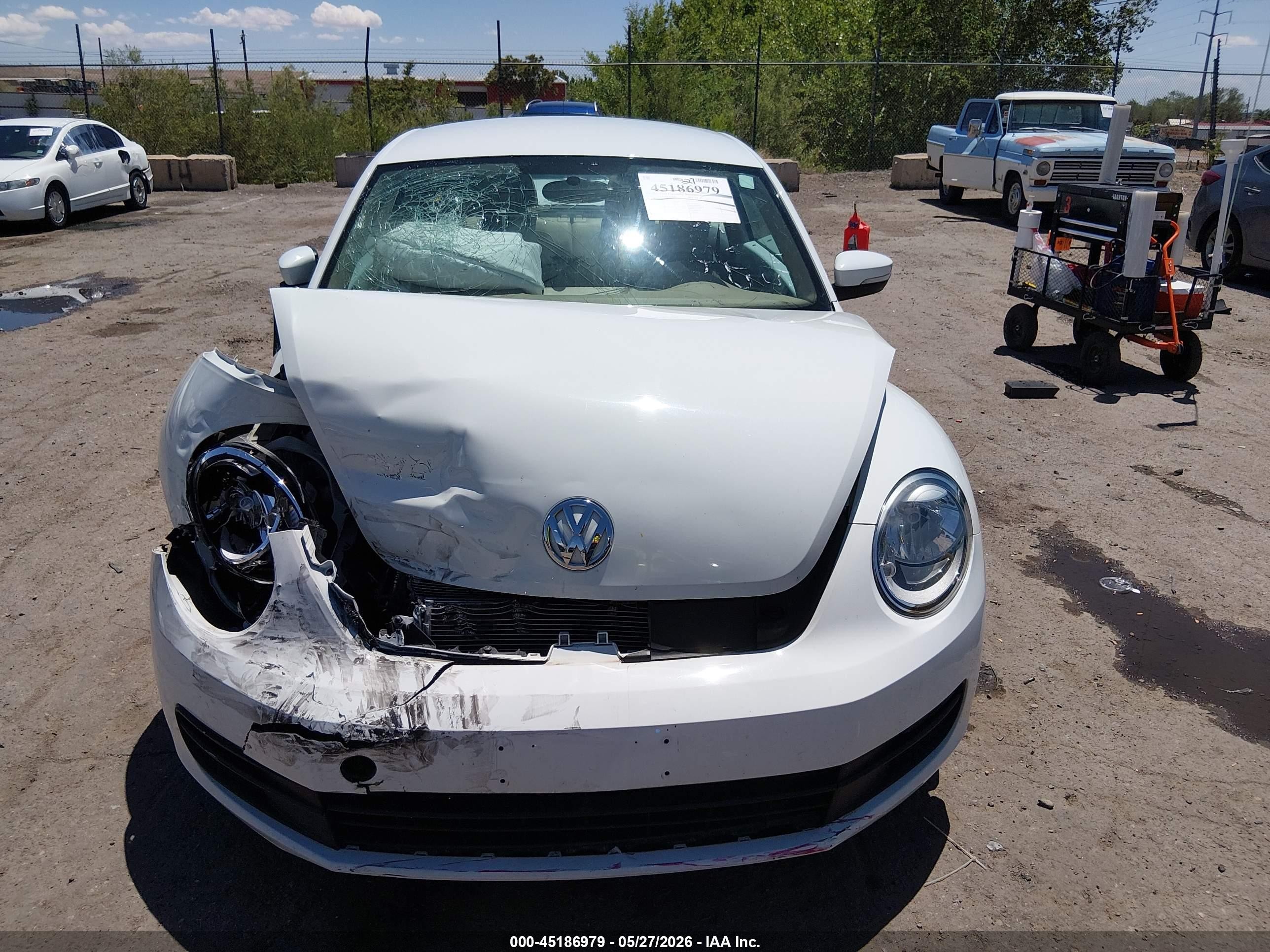 2015 Volkswagen Beetle 1.8t White vin: 3VWJ17AT0FM635158
