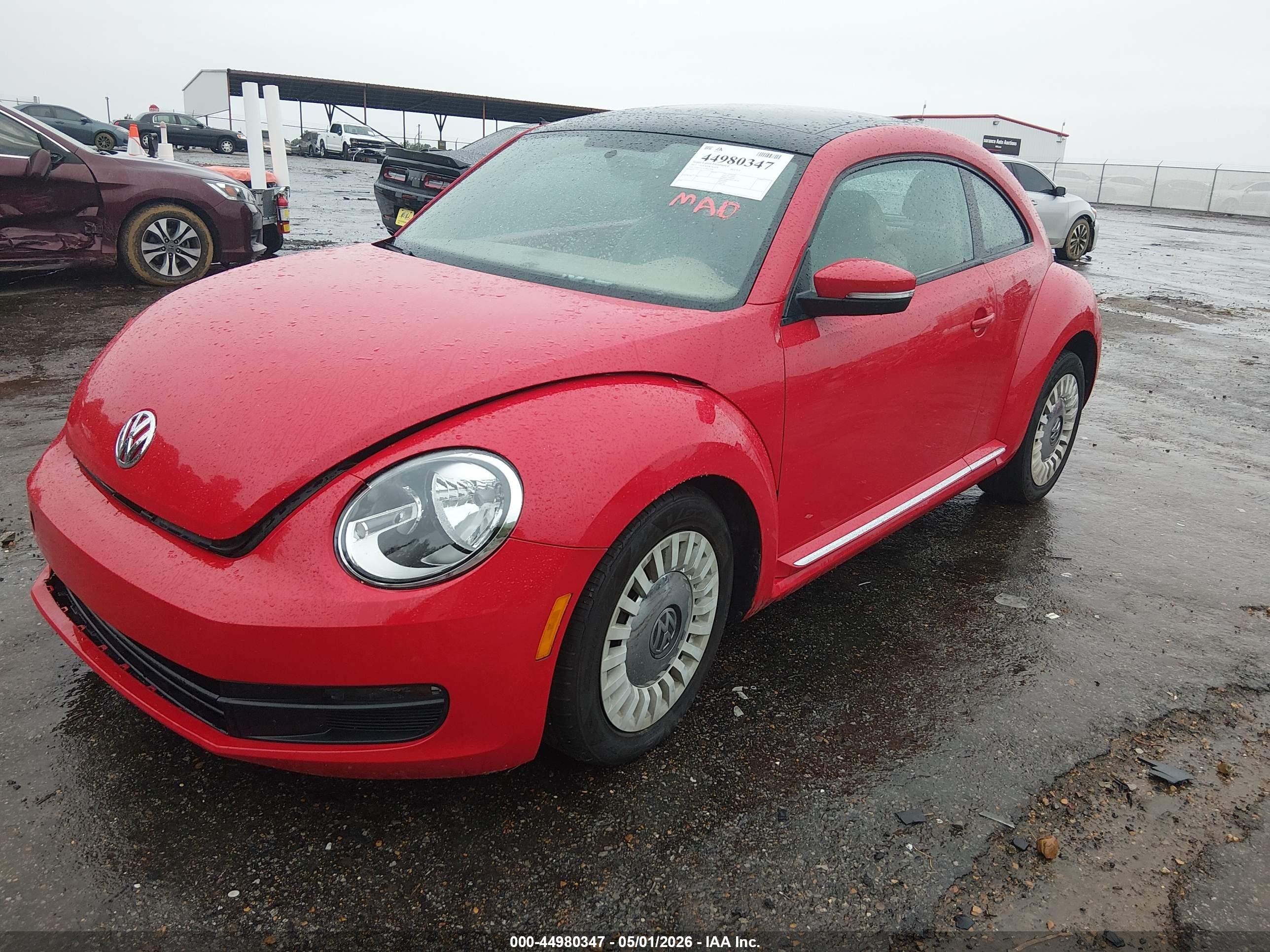 2015 Volkswagen Beetle 1.8t Красный vin: 3VWJ17AT1FM617428
