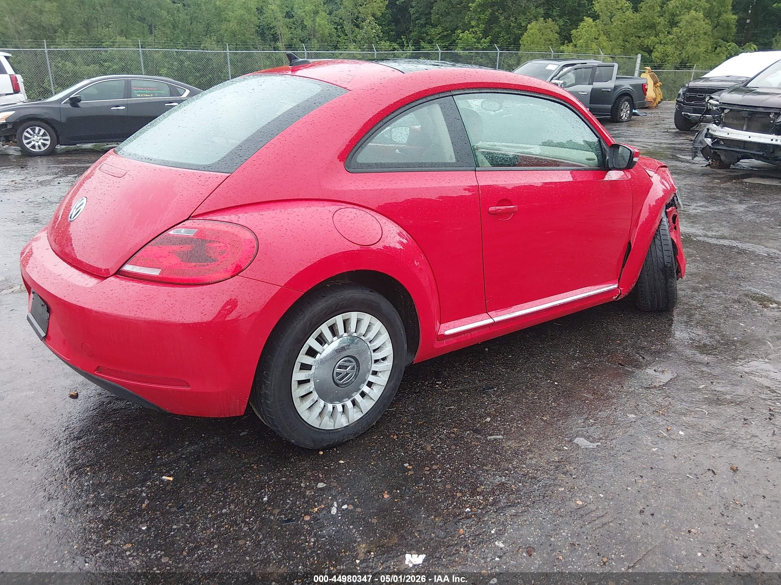 2015 Volkswagen Beetle 1.8t Красный vin: 3VWJ17AT1FM617428