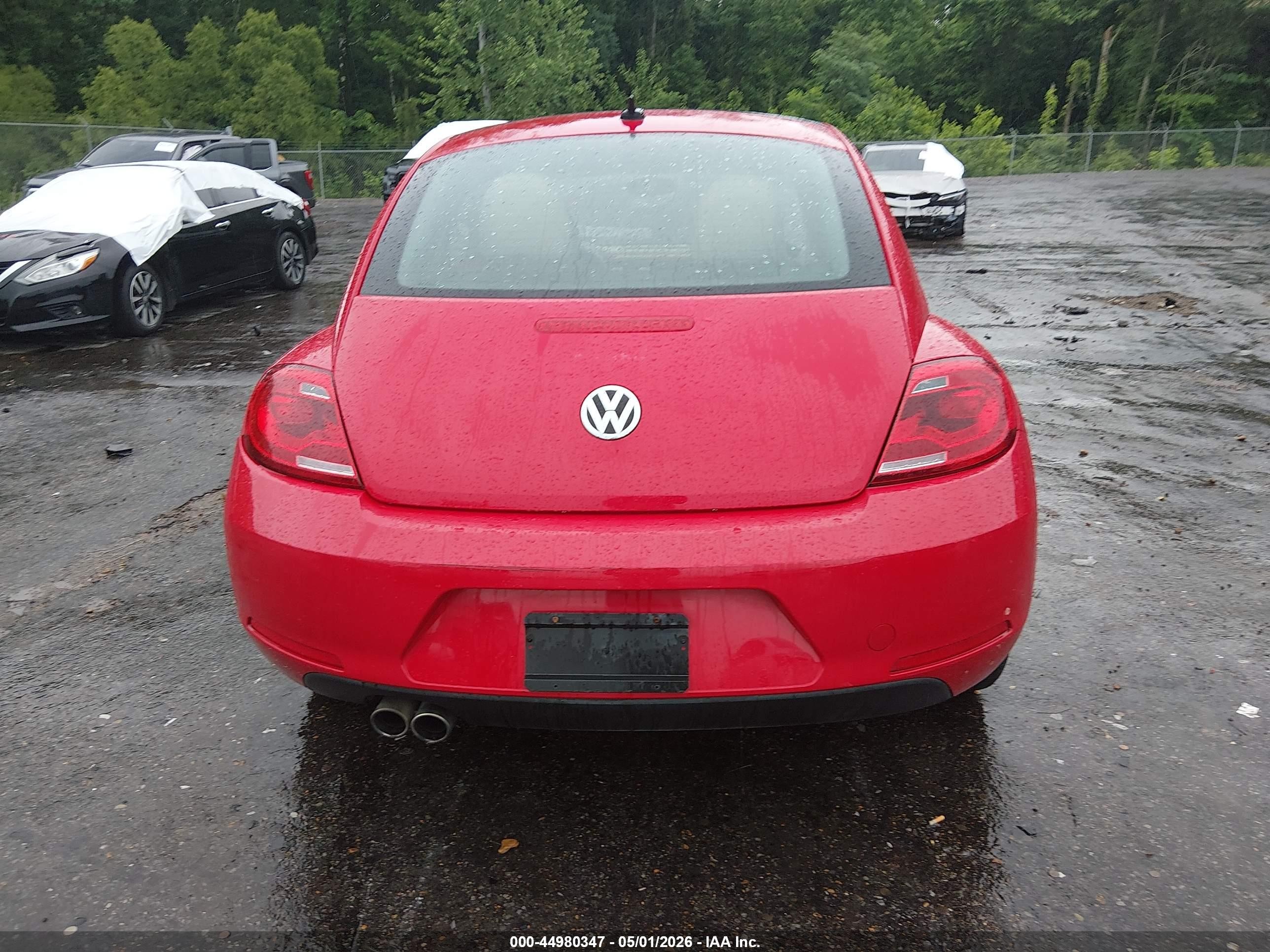 2015 Volkswagen Beetle 1.8t Красный vin: 3VWJ17AT1FM617428