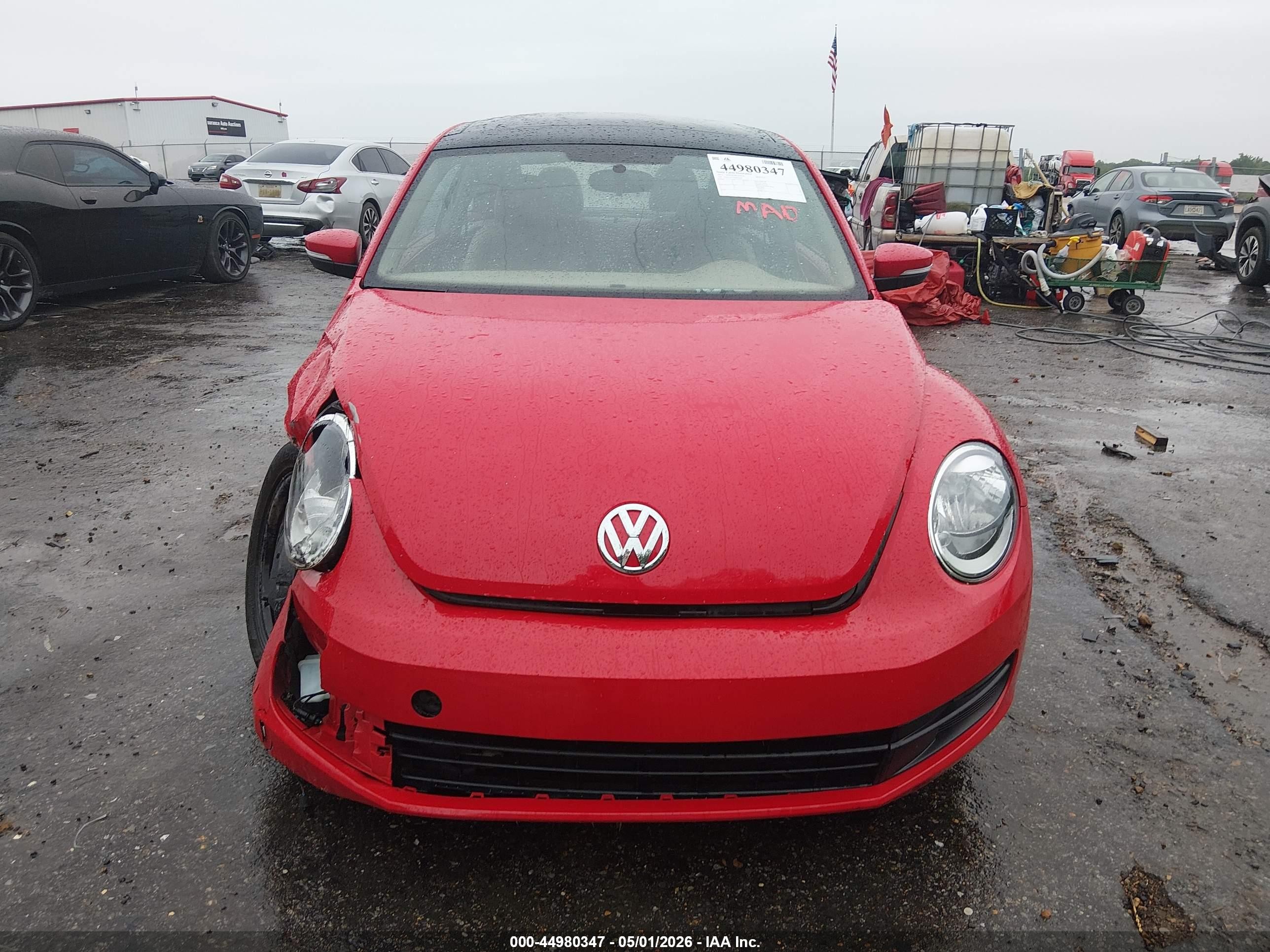 2015 Volkswagen Beetle 1.8t Красный vin: 3VWJ17AT1FM617428