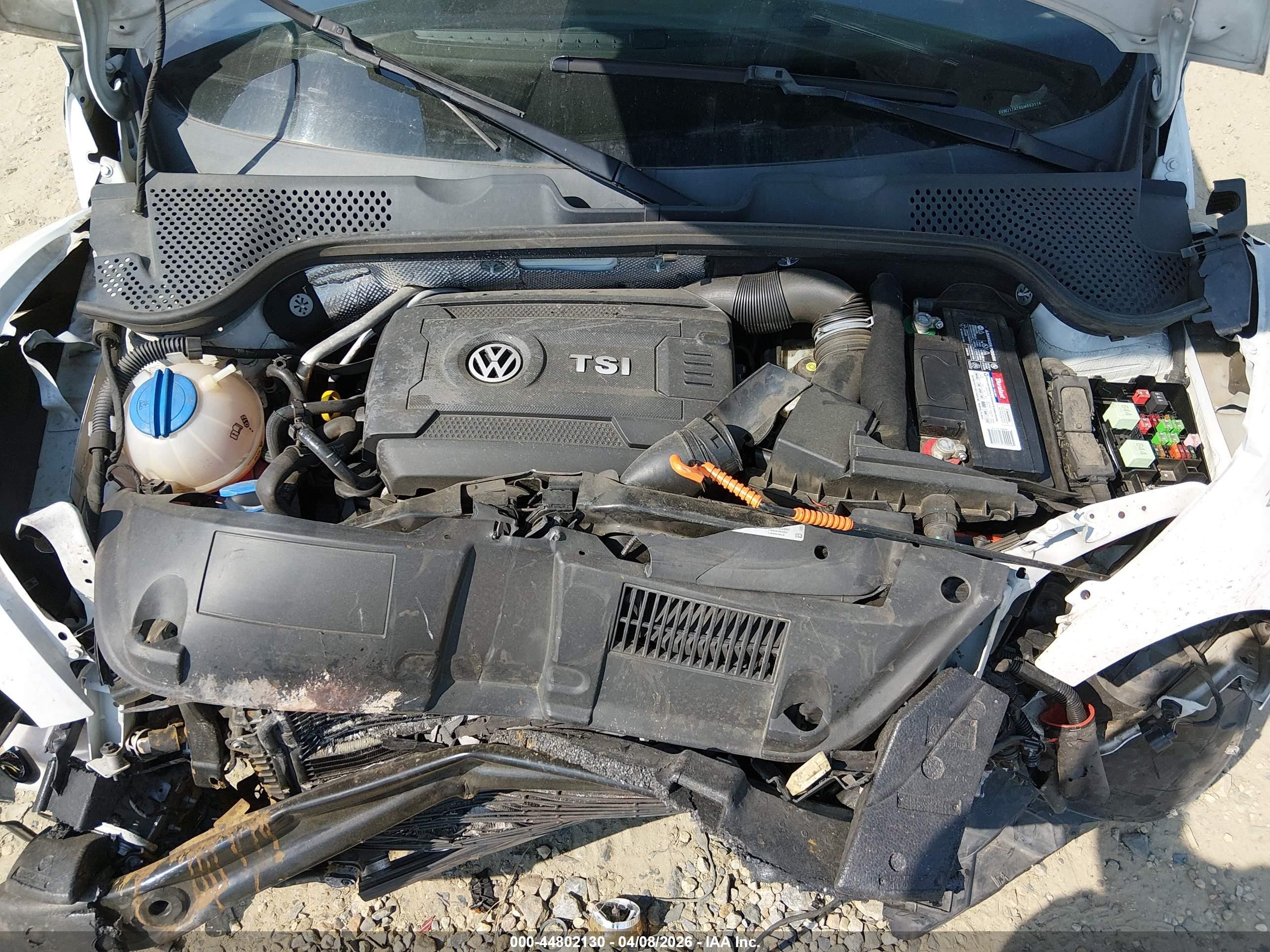 2014 Volkswagen Beetle 1.8t White vin: 3VWJ17AT6EM653114